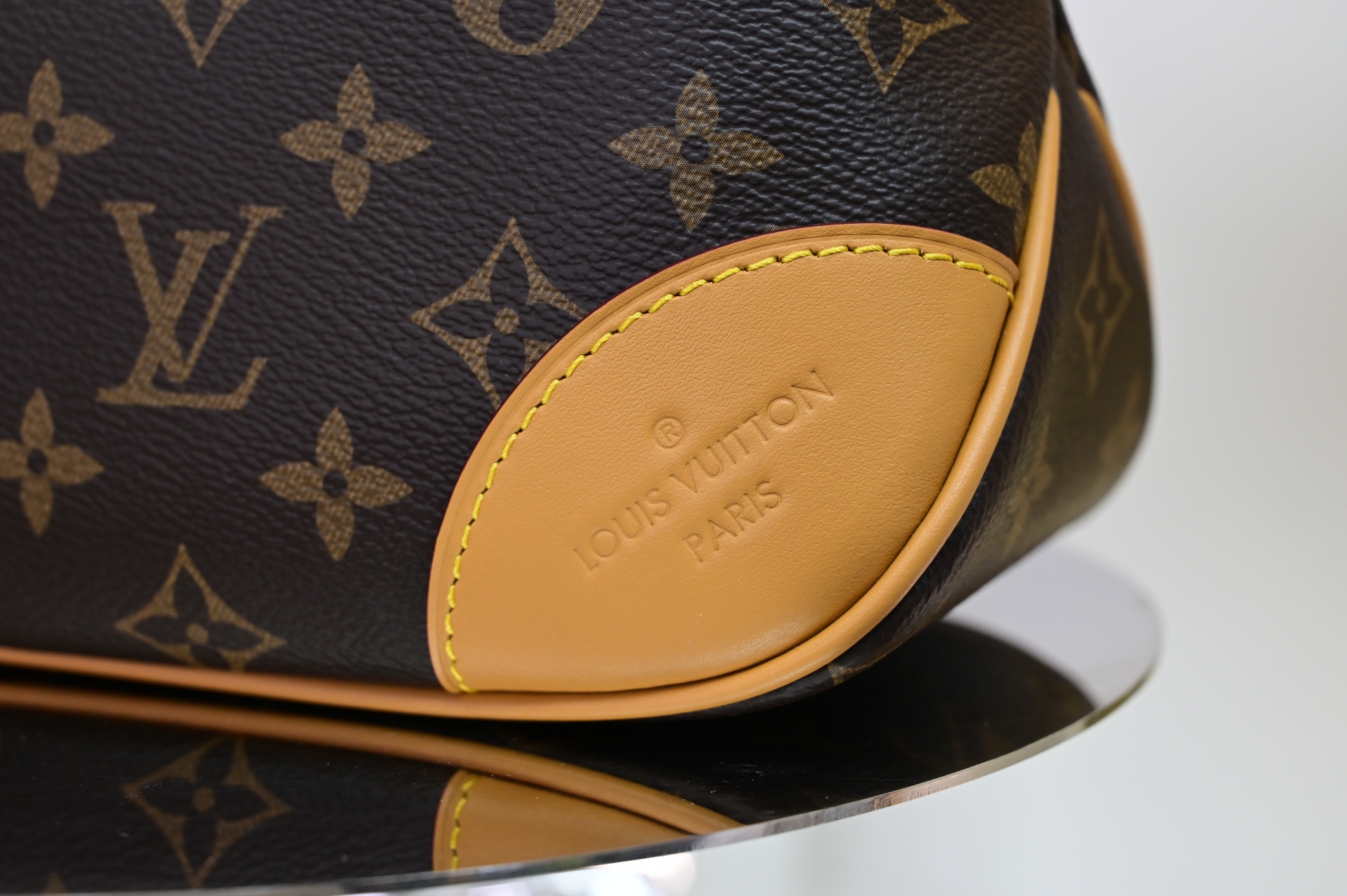 LOUIS VUITTON - finekick.vip