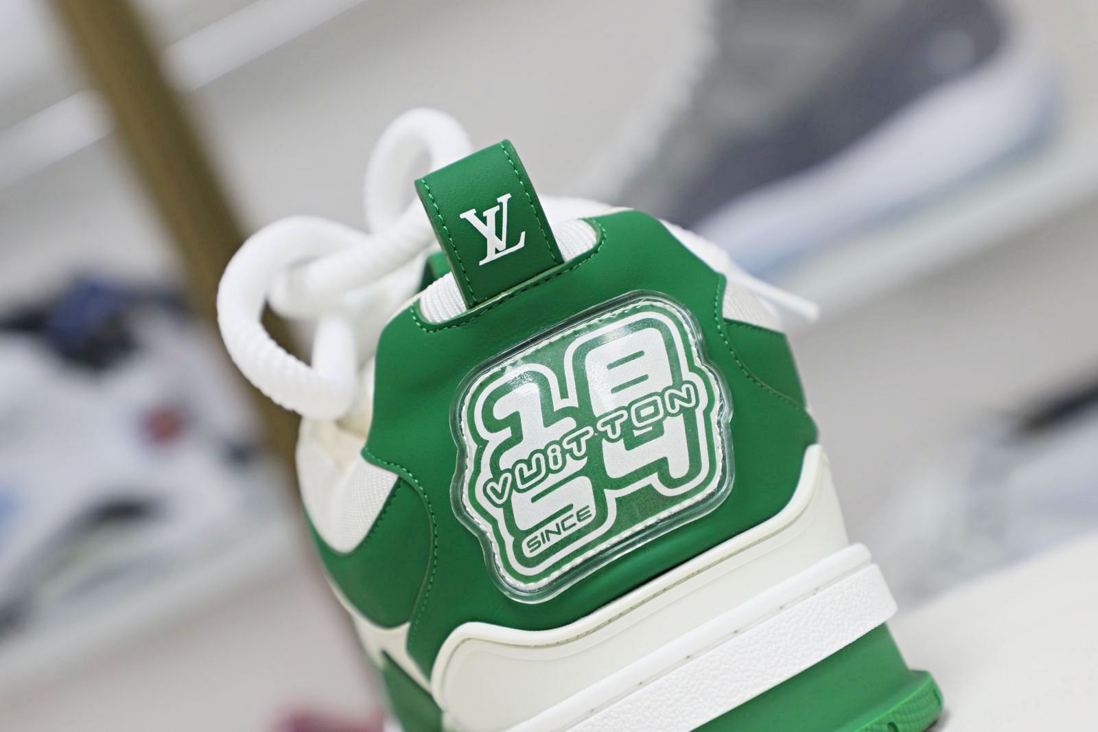 L/V  Trainer - finekick.vip