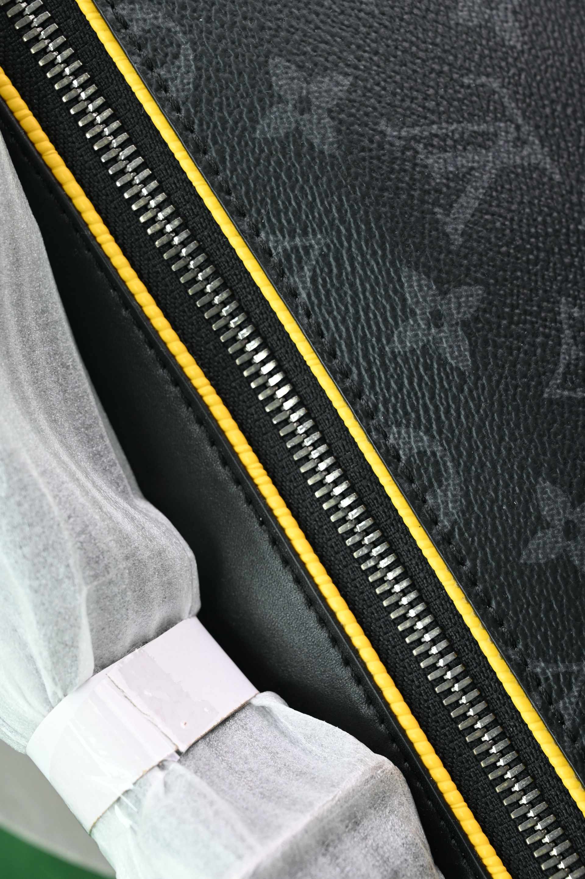 LOUIS VUITTON Discovery - finekick.vip