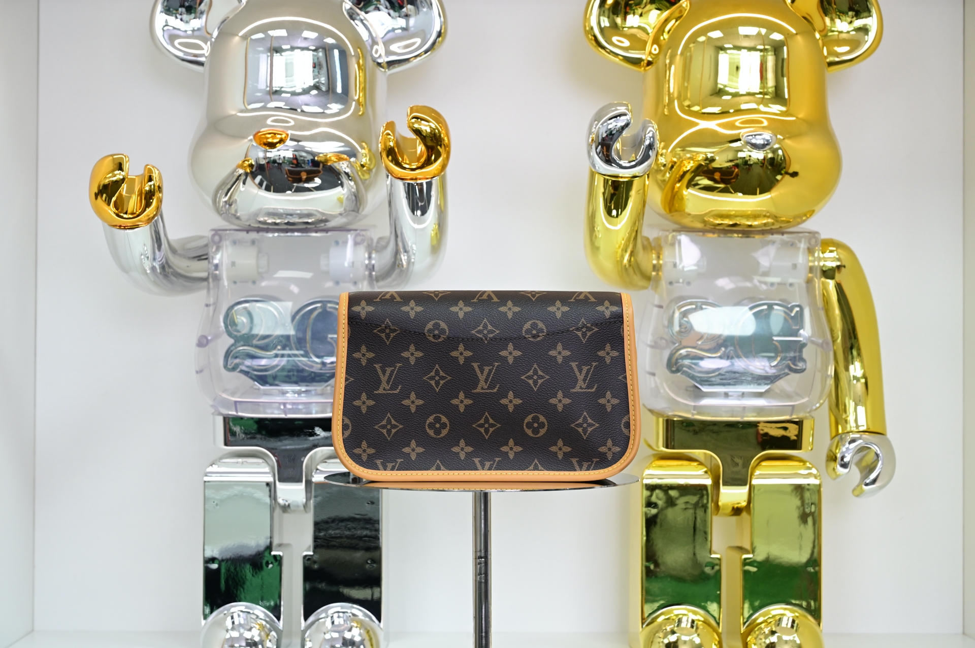 LOUIS VUITTON - finekick.vip