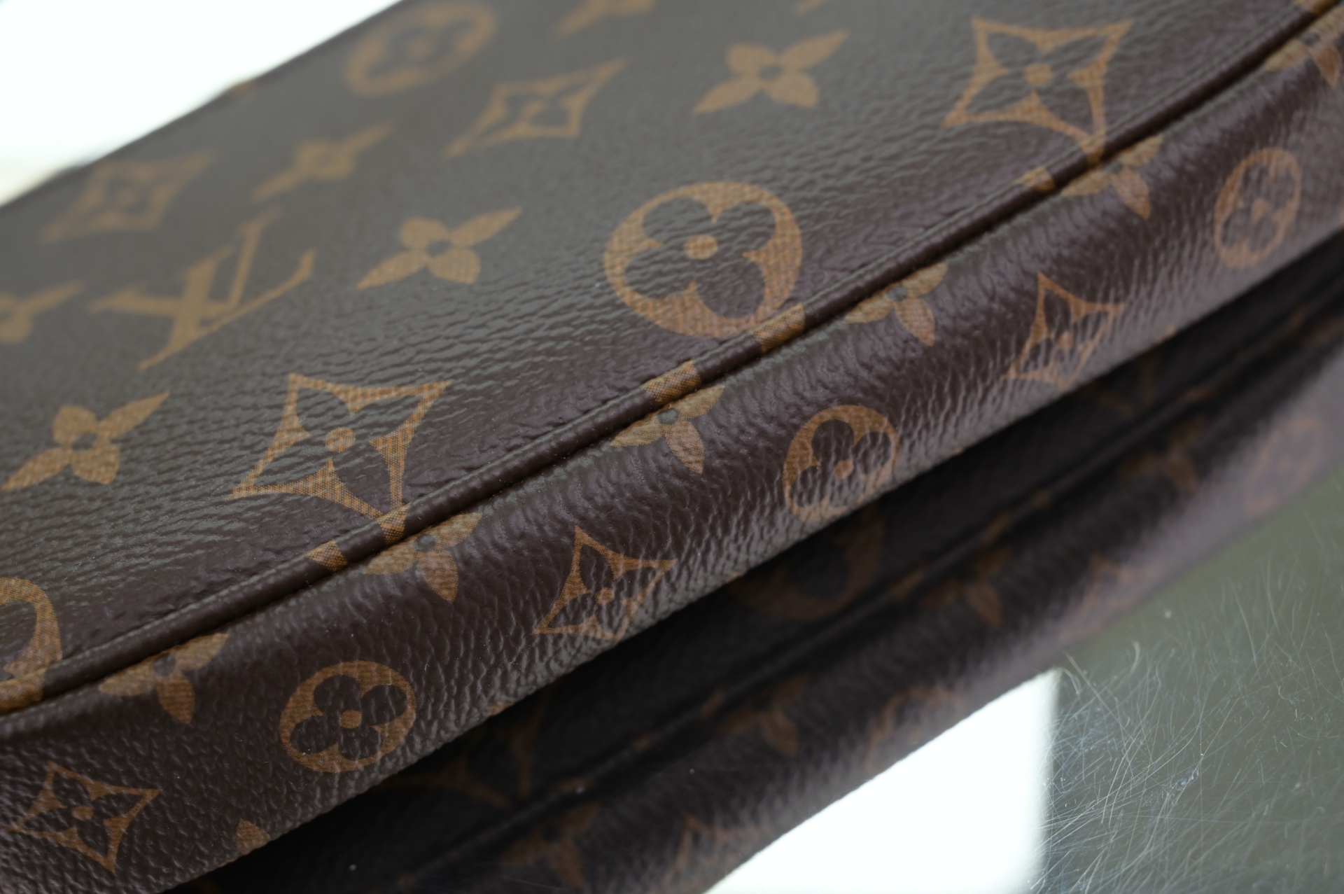LOUIS VUITTON - finekick.vip