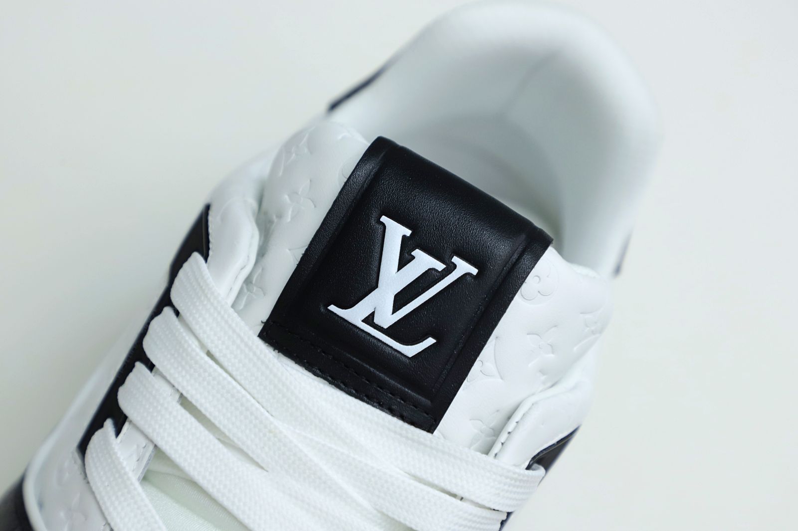 L/V  Trainer - finekick.vip