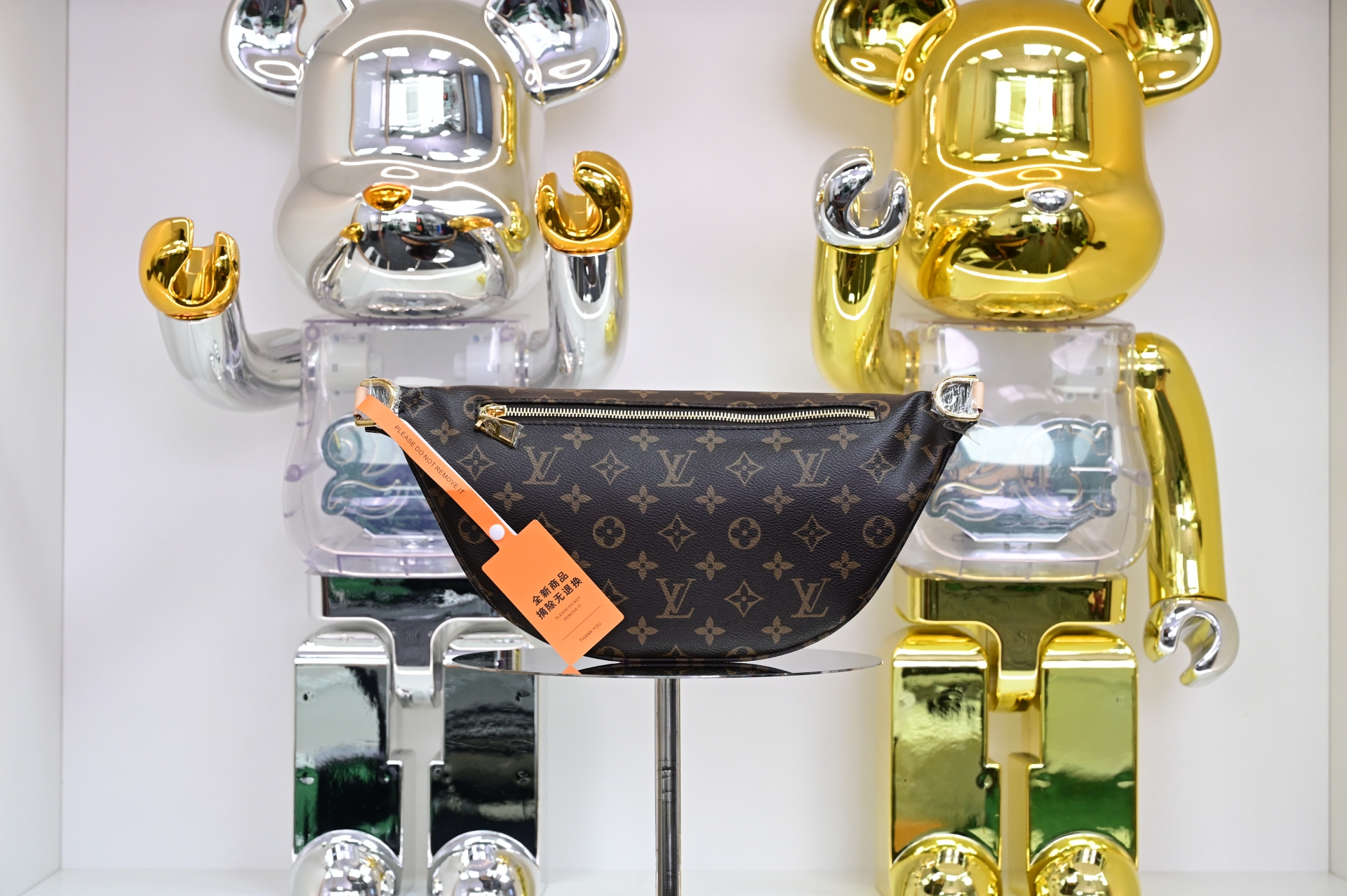 LOUIS VUITTON - finekick.vip