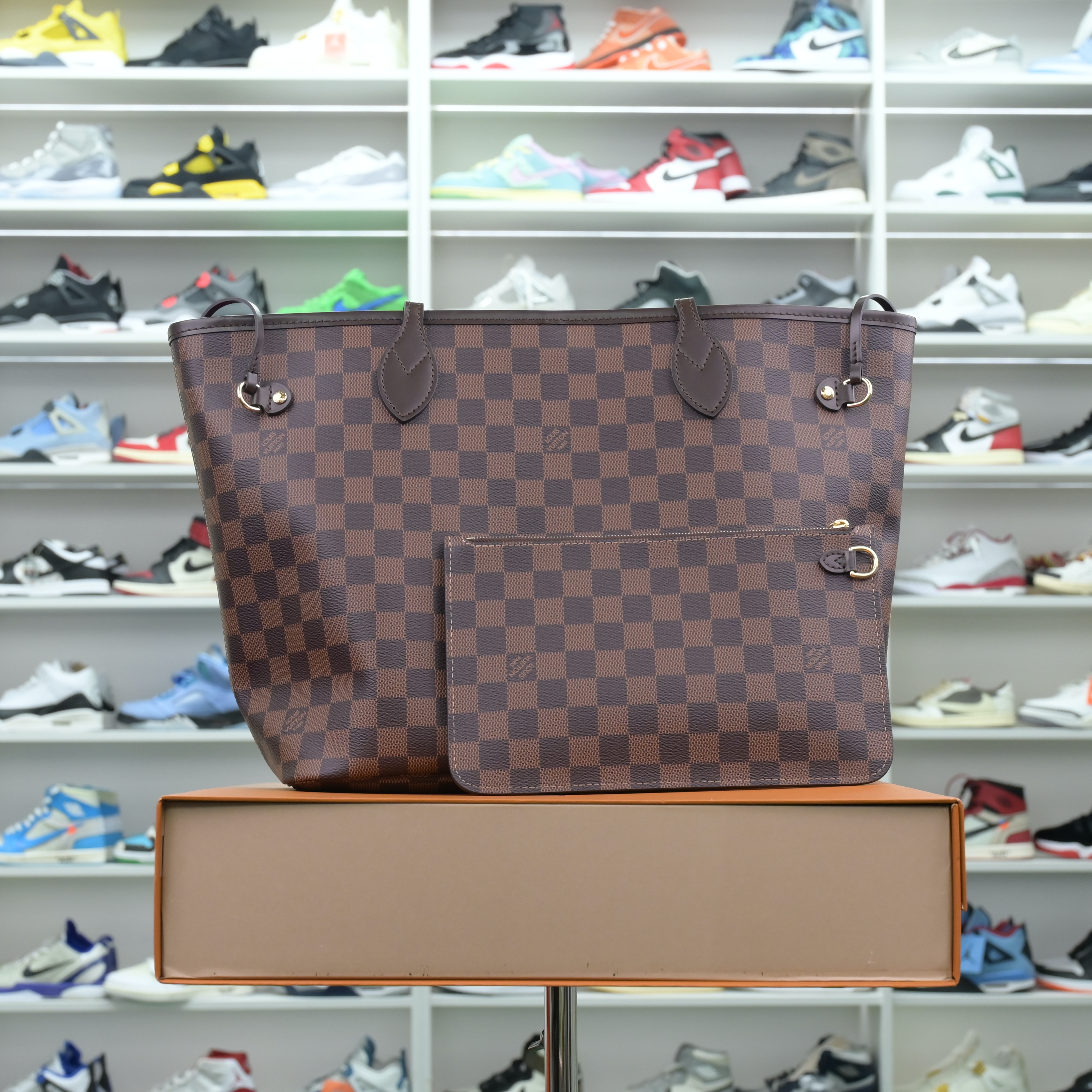 LOUIS VUITTON - finekick.vip