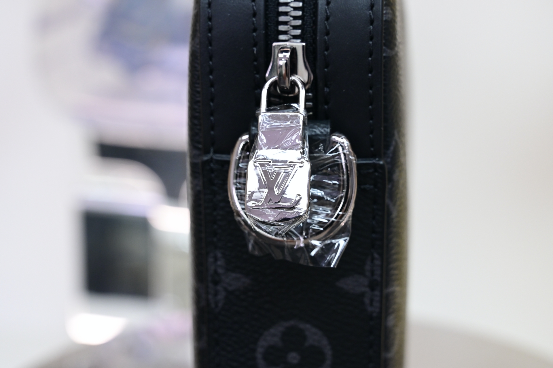 LOUIS VUITTON - finekick.vip
