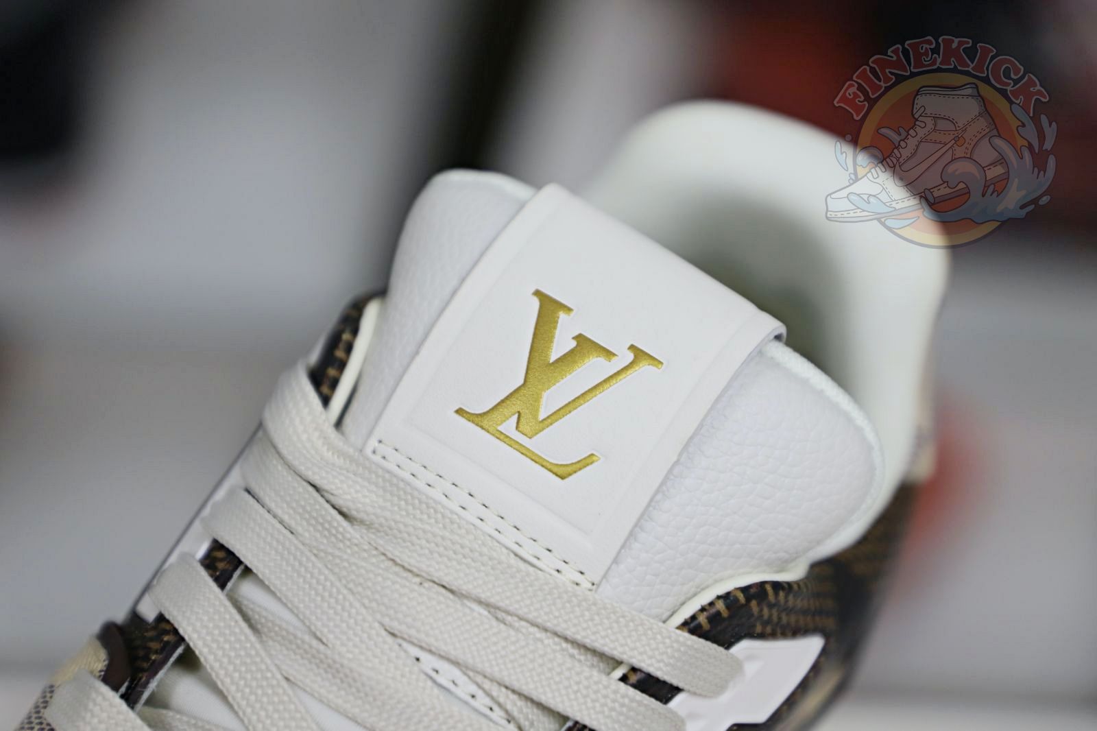 L/V  Trainer - finekick.vip