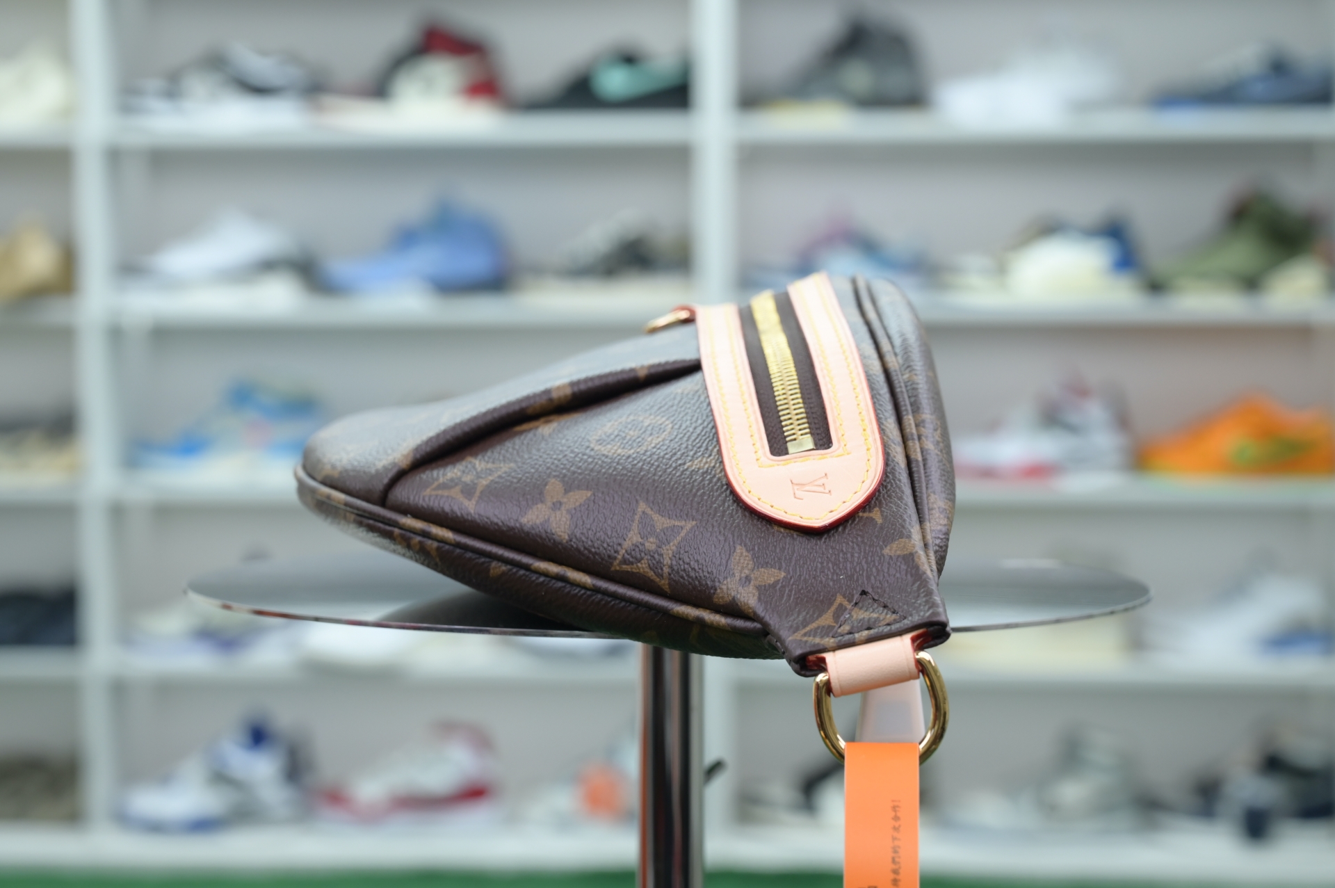 LOUIS VUITTON - finekick.vip