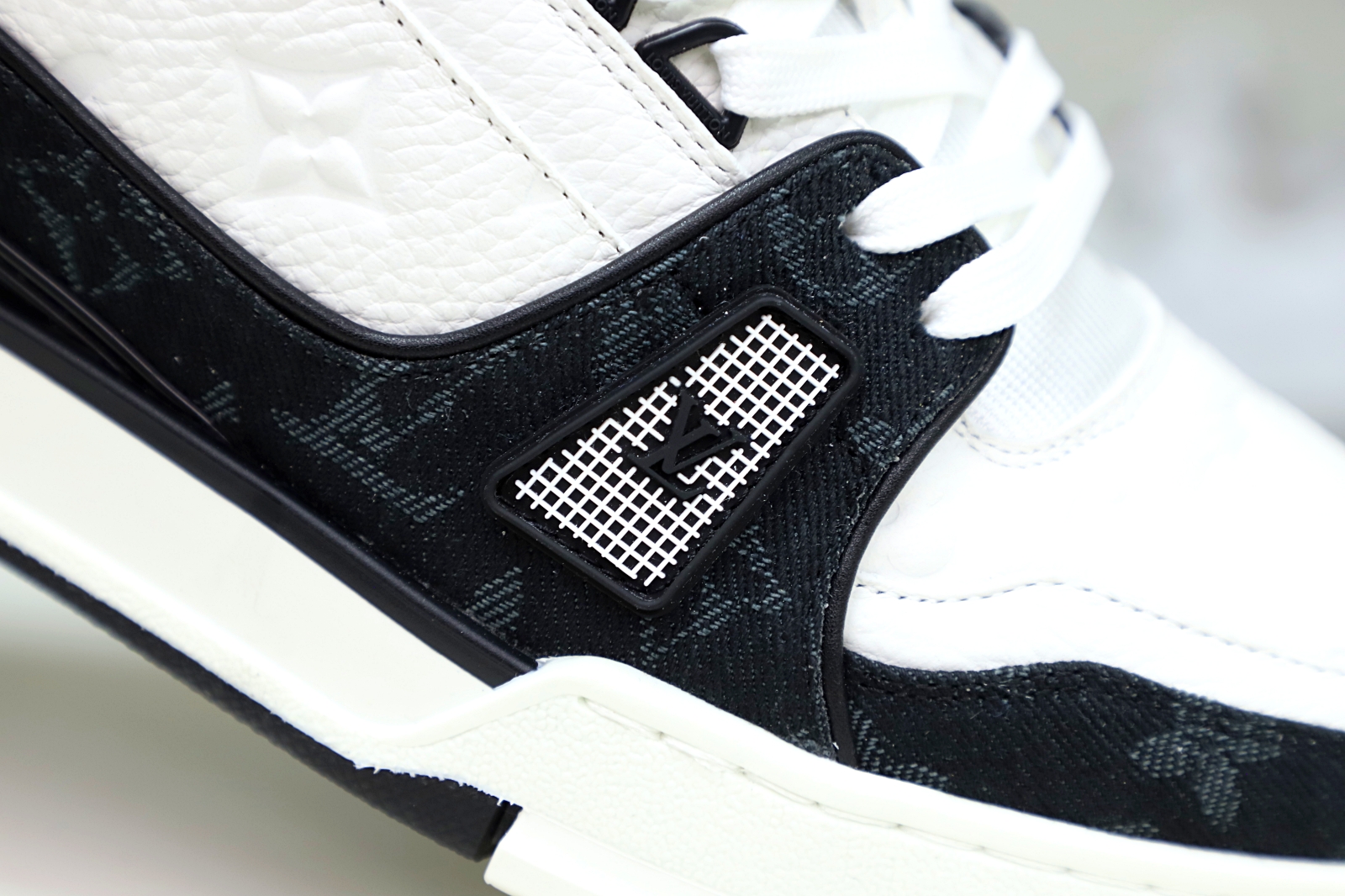 L/V  Trainer - finekick.vip