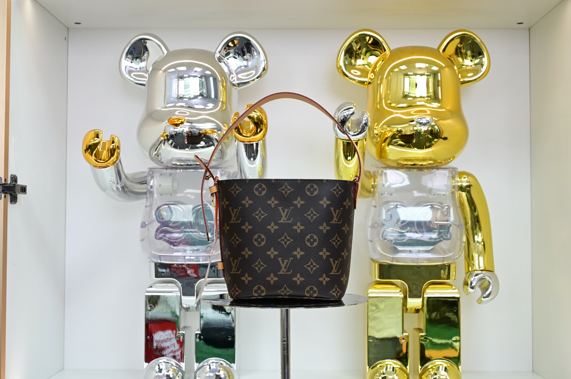 LOUIS VUITTON - finekick.vip