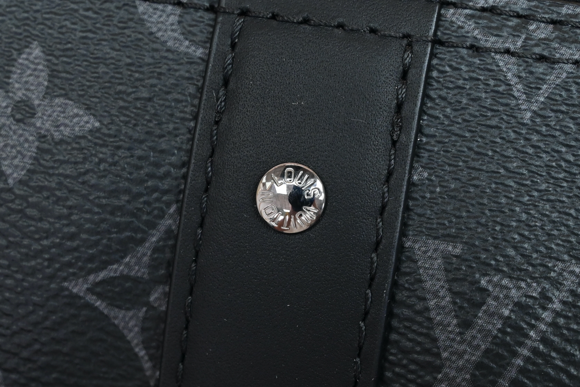 LOUIS VUITTON - finekick.vip