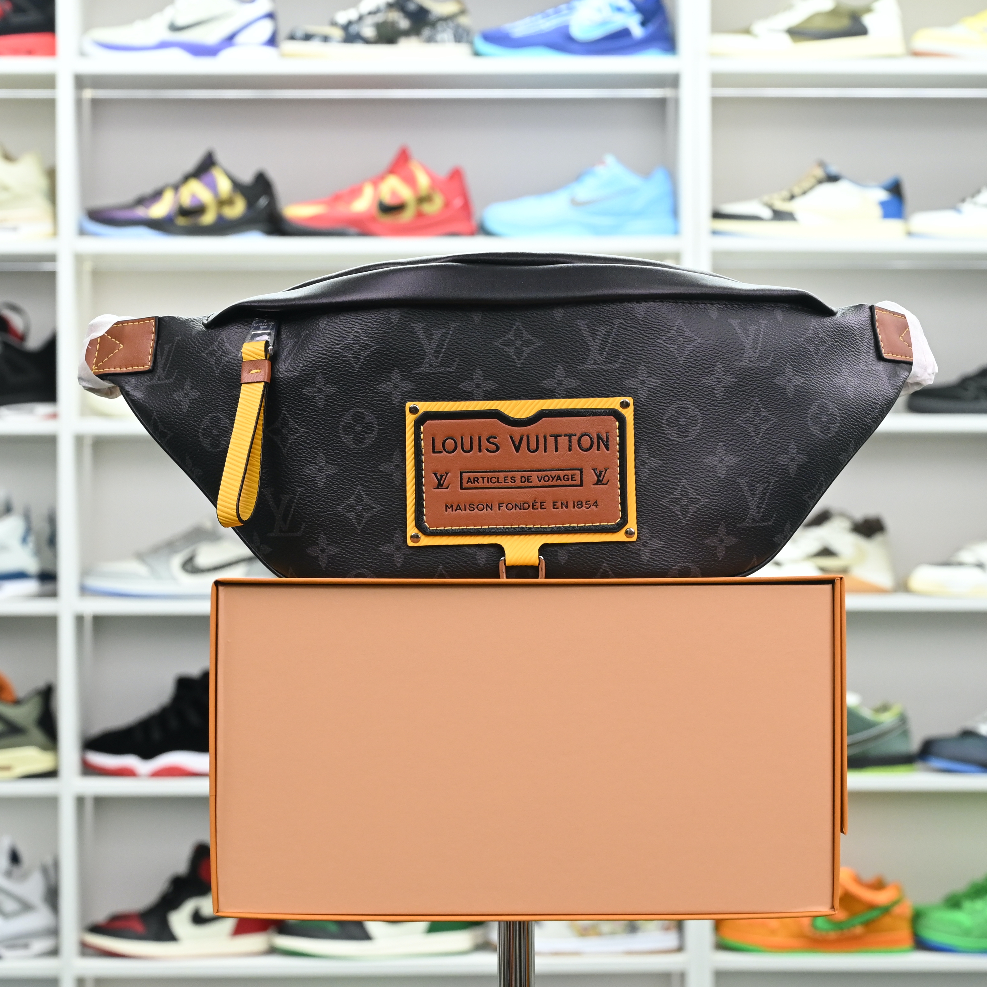 LOUIS VUITTON Discovery - finekick.vip