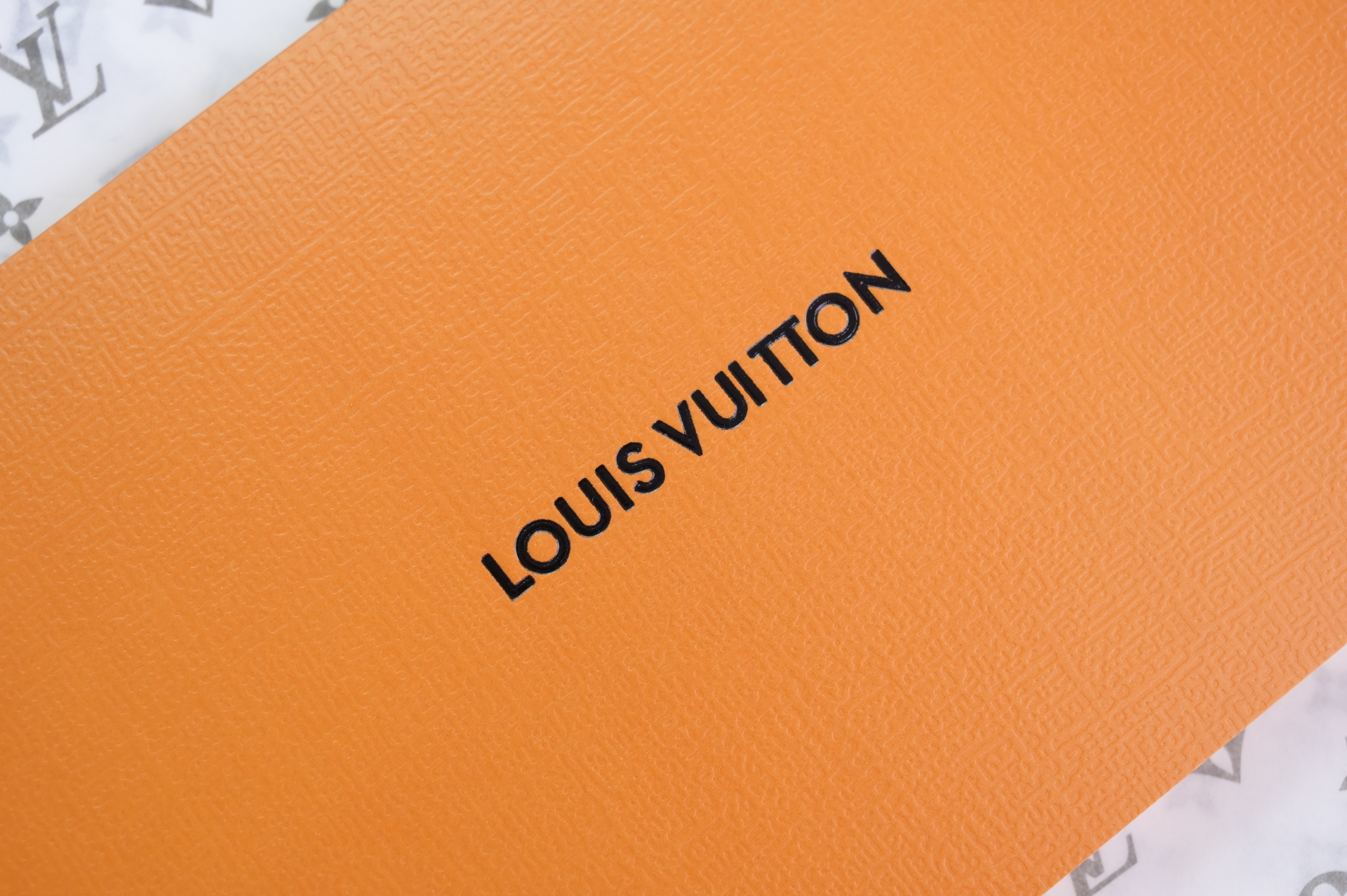 LOUIS VUITTON - finekick.vip