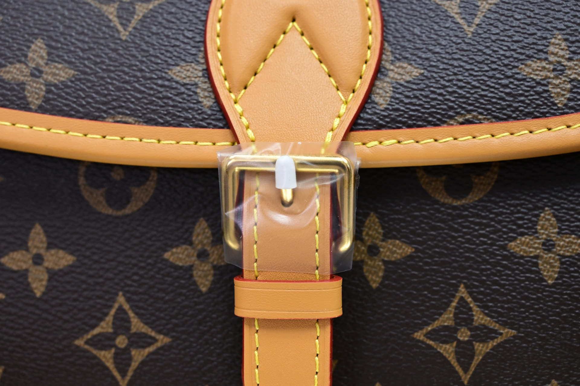 LOUIS VUITTON - finekick.vip