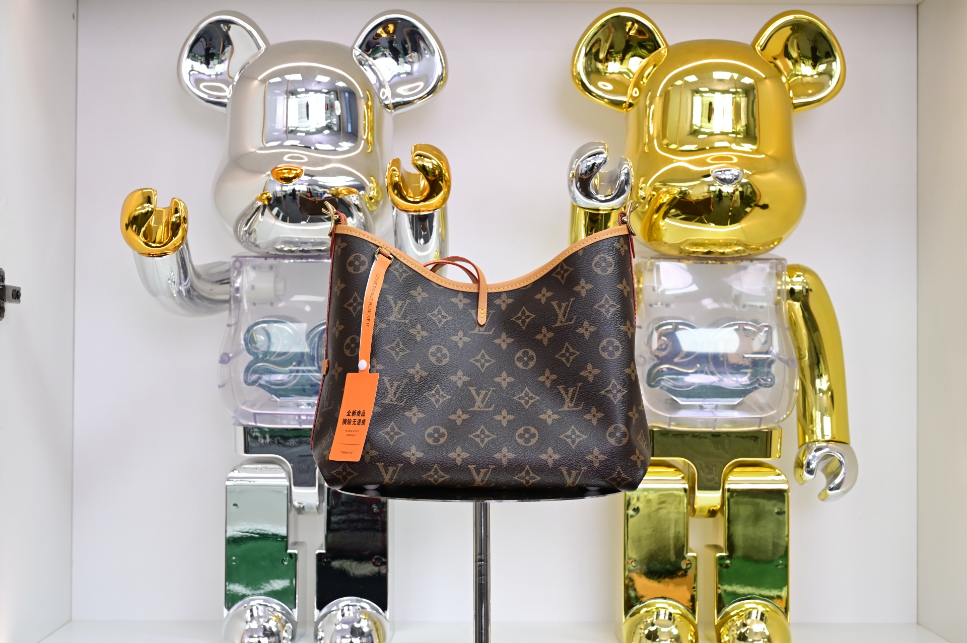 LOUIS VUITTON - finekick.vip