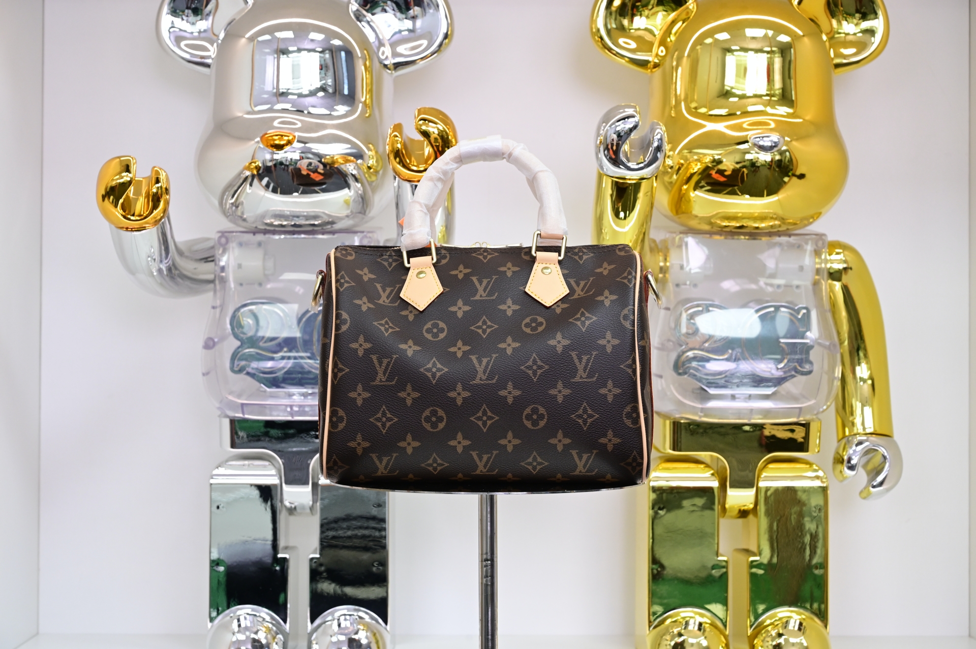 LOUIS VUITTON - finekick.vip
