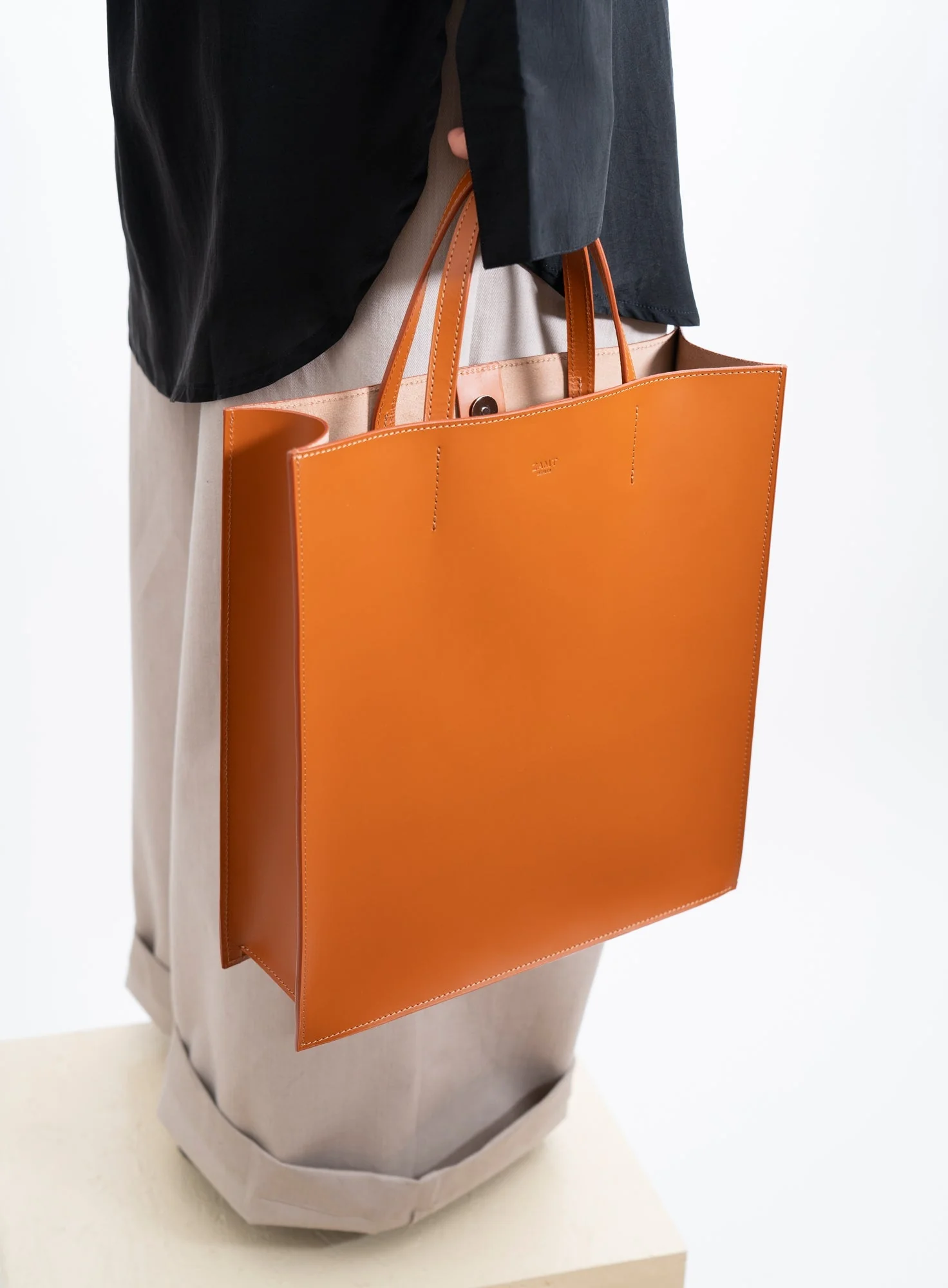 Container Bag Finch Brandy