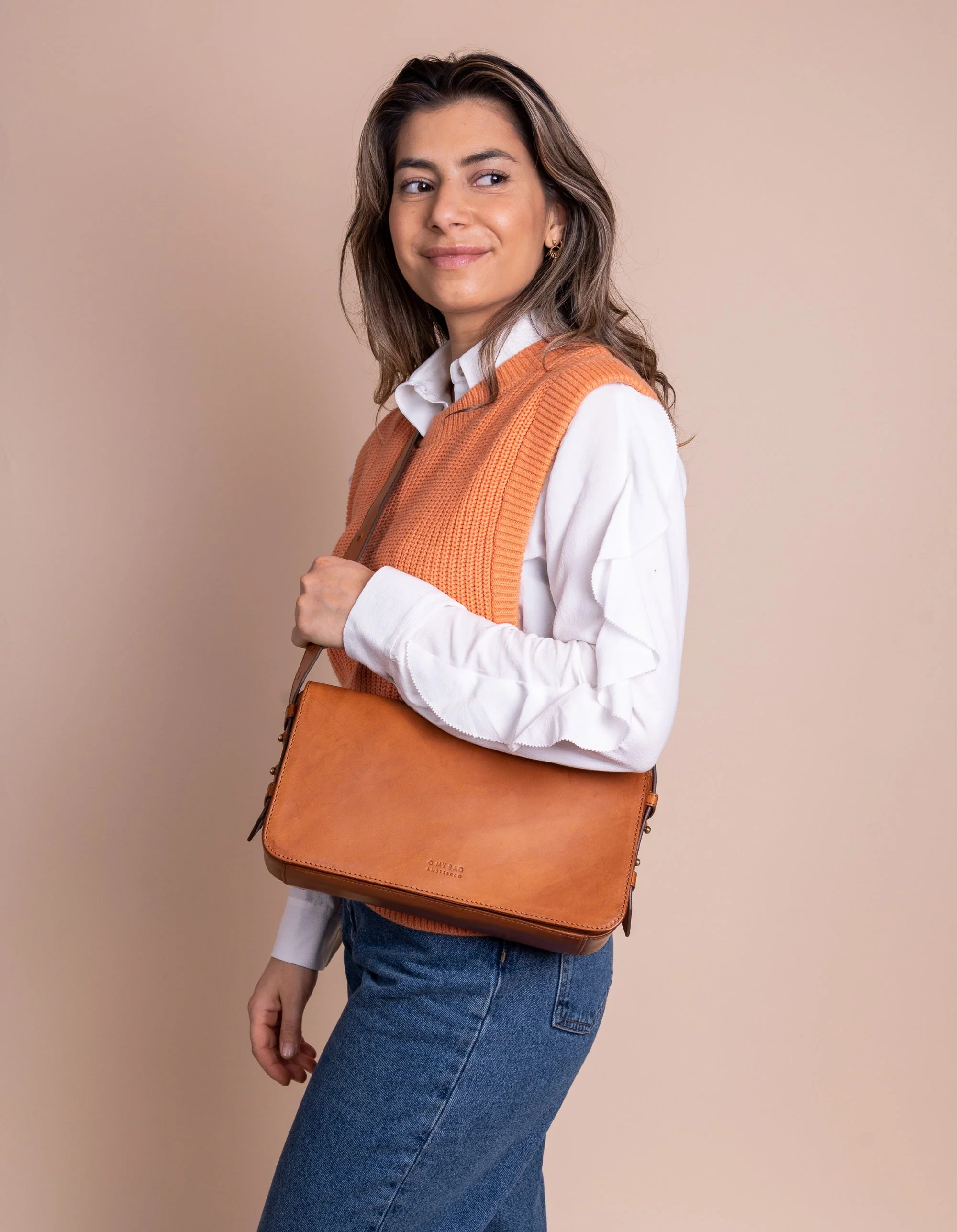 Gina Baguette Cognac Classic Leather