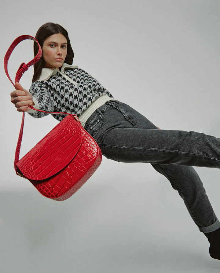 Croco Engraved Leather Shoulder Bag Red