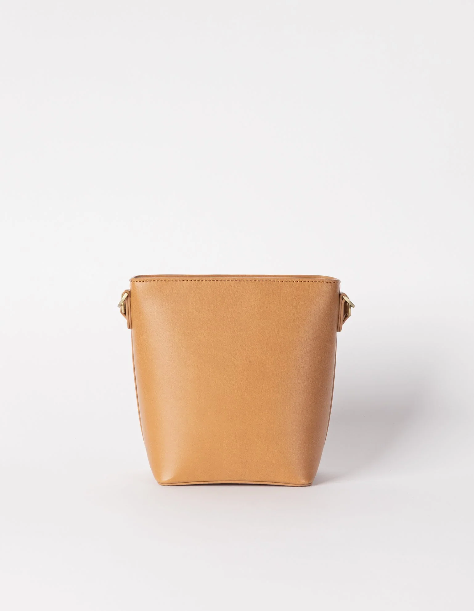 Bobbi Bucket Midi Bag Apple Leather Cognac