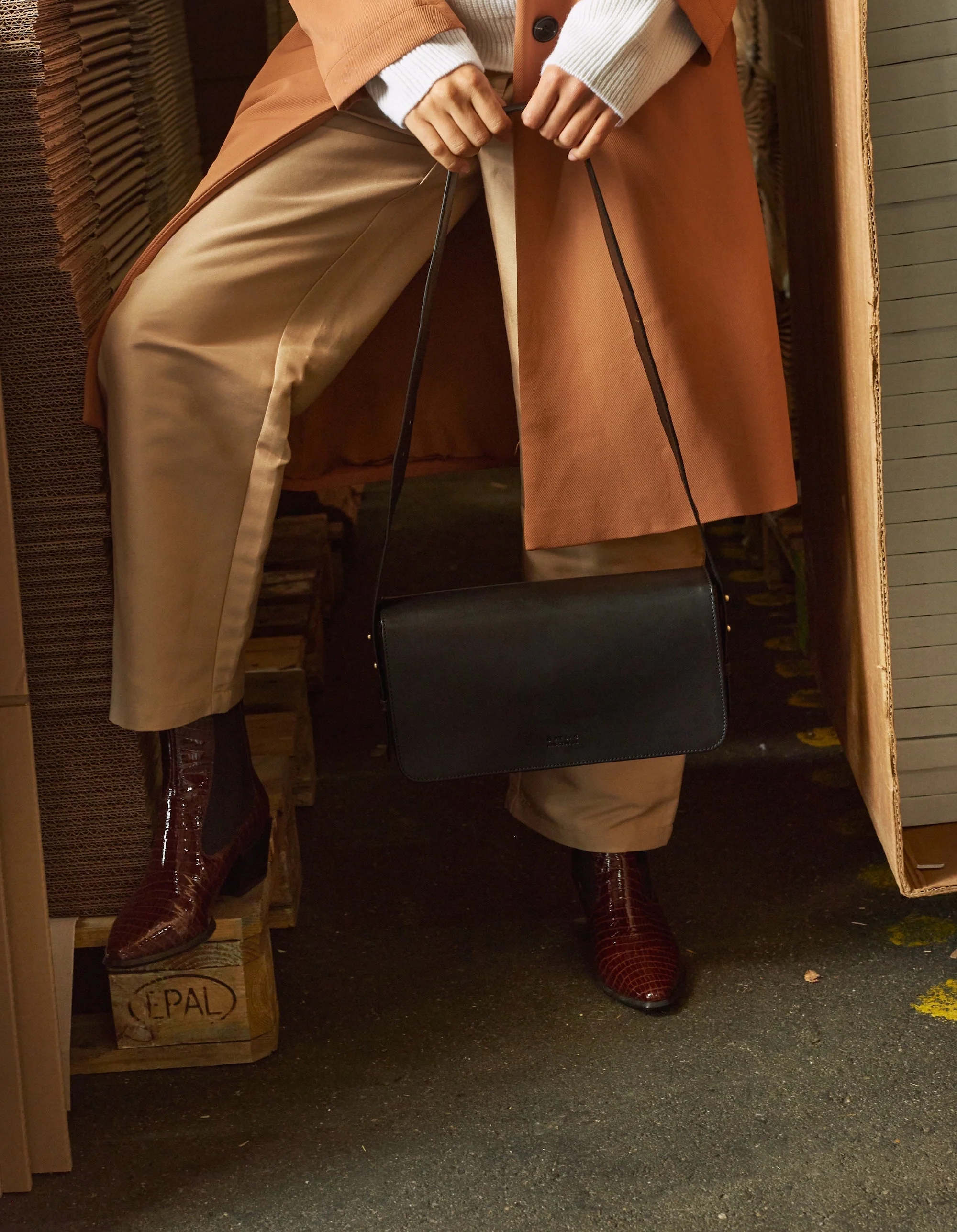 Gina Baguette Black Classic Leather