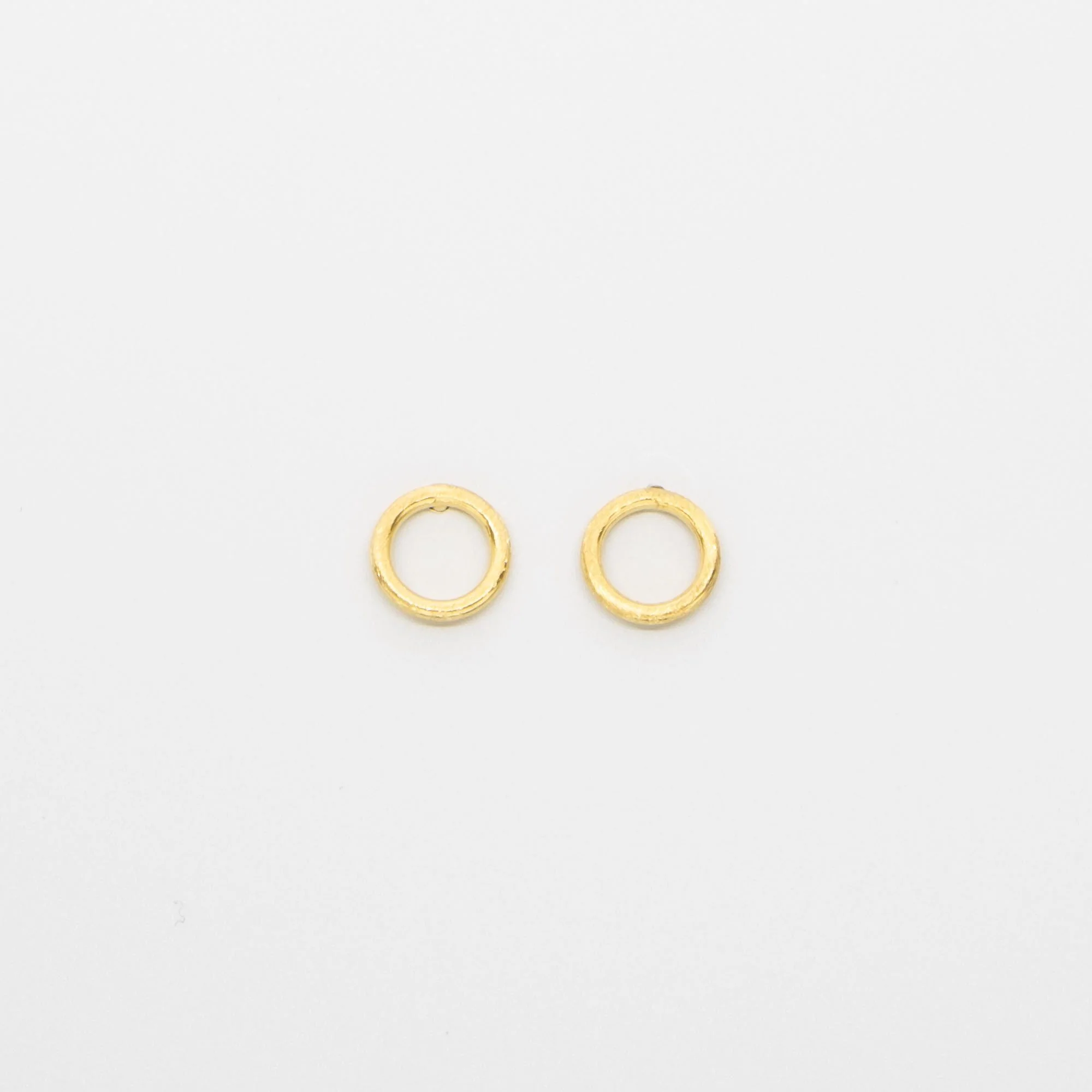 Satin Circle Stud