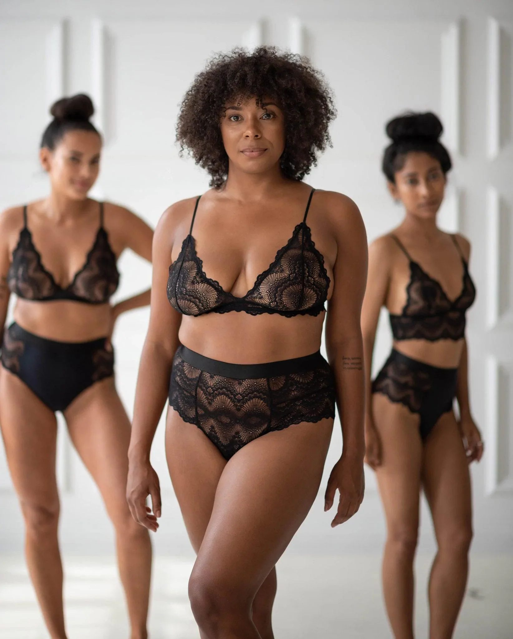 Lace Highwaist String 001 Saboteur Black