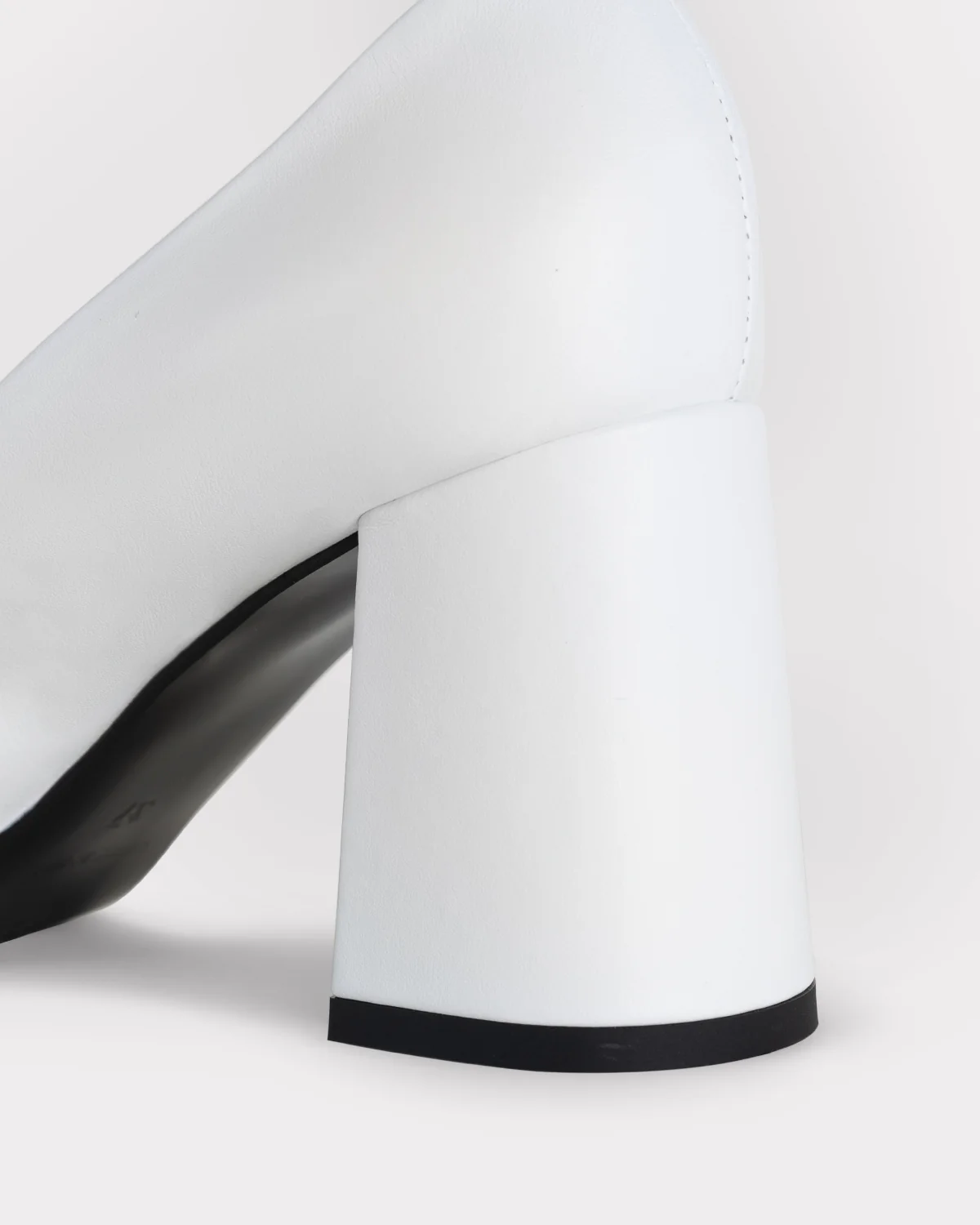 The Perfect Pump White