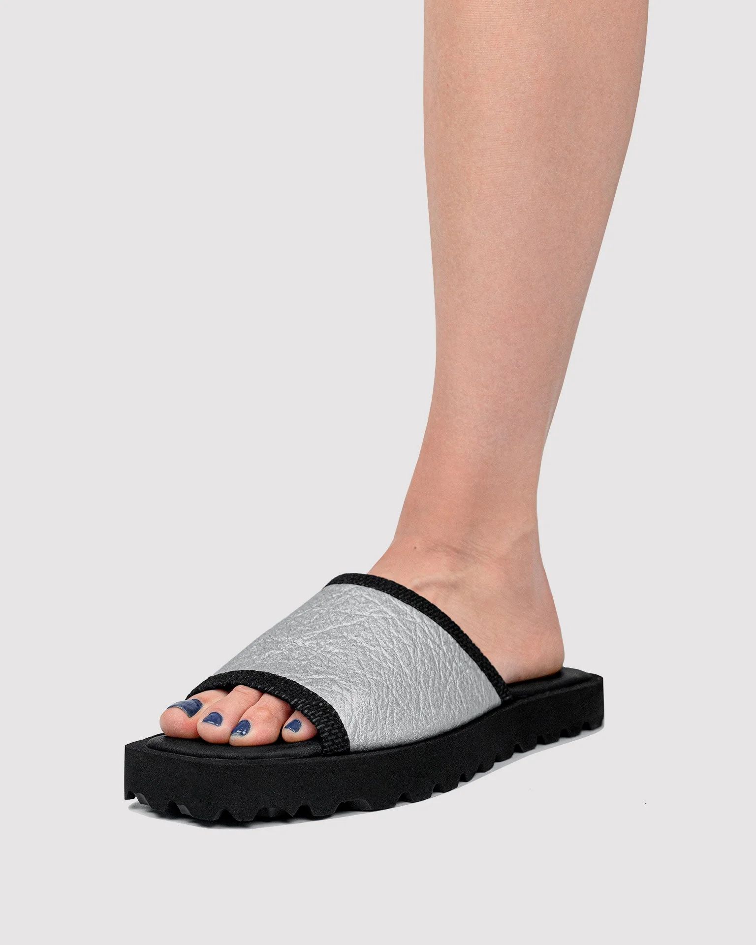 Pina Flat Slides Pinatex®