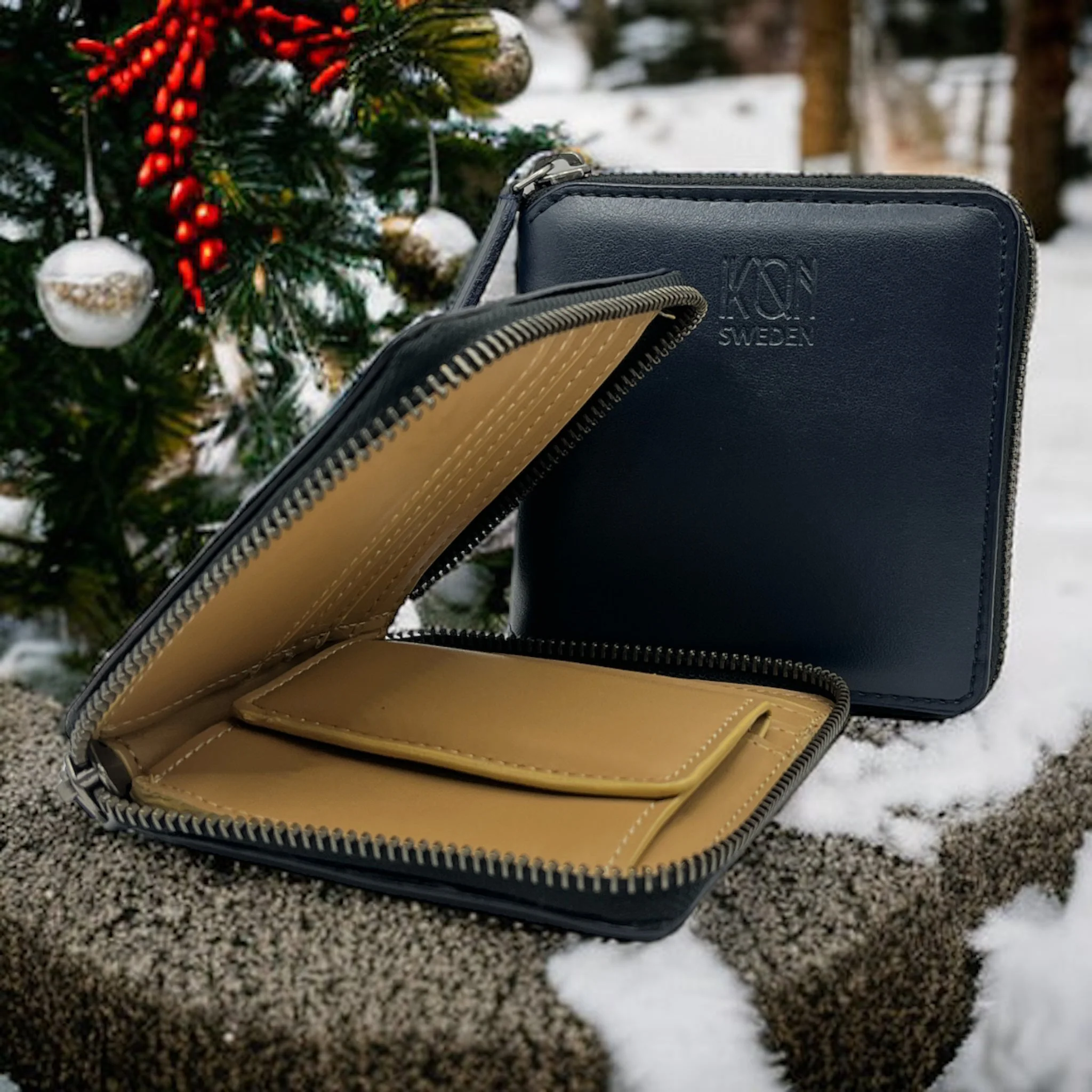 Kivik Apple Leather Small Zip Wallet Blue