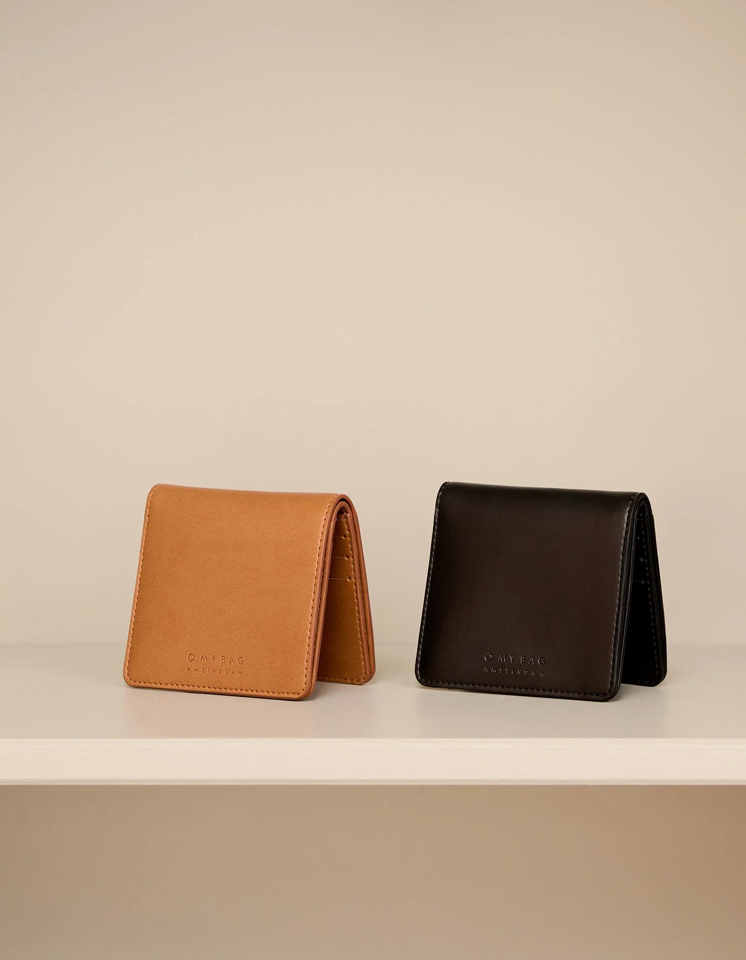 Alex Fold-Over Wallet Apple Leather Cognac