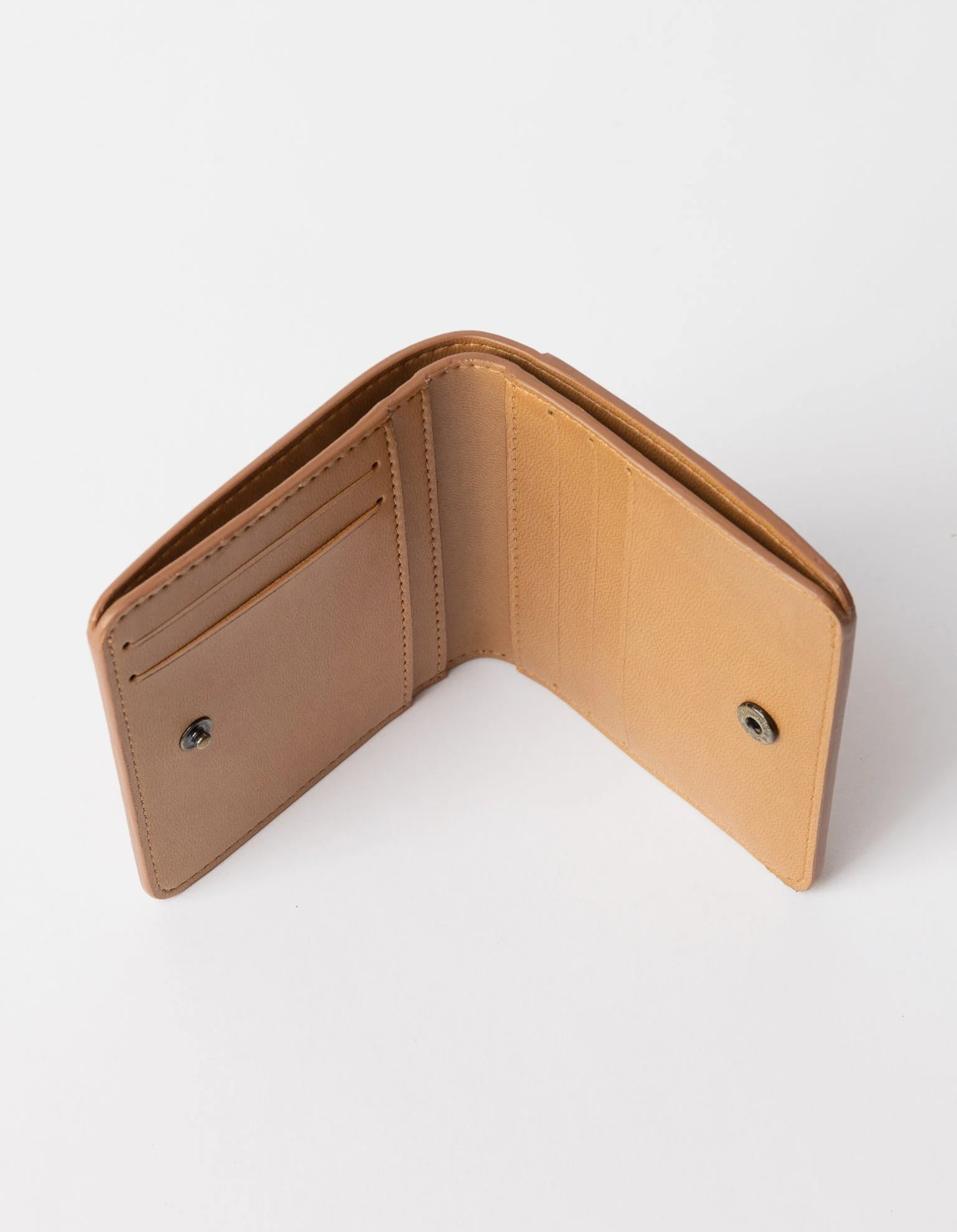 Alex Fold-Over Wallet Apple Leather Cognac