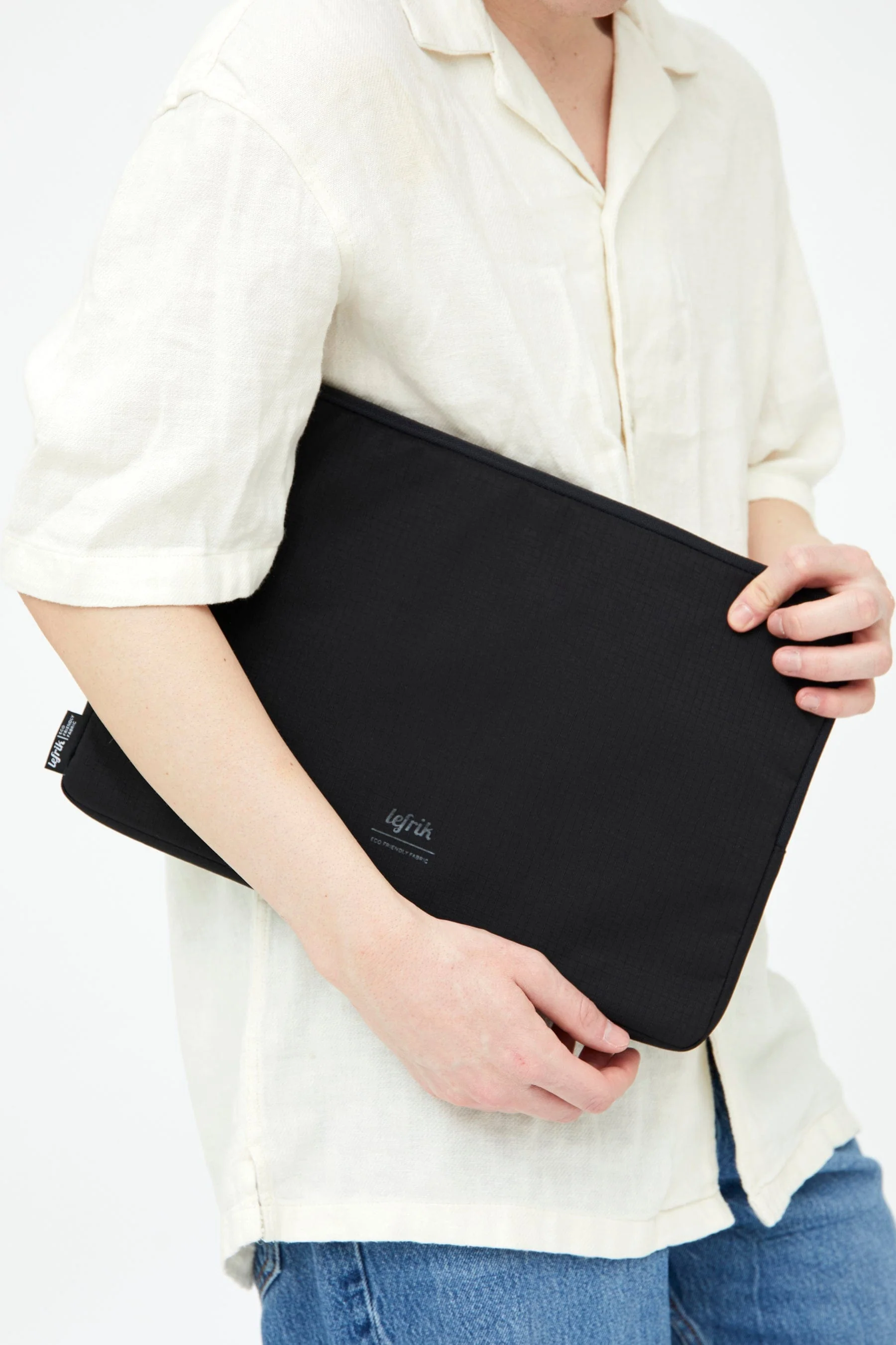 Capture Laptop Case 15