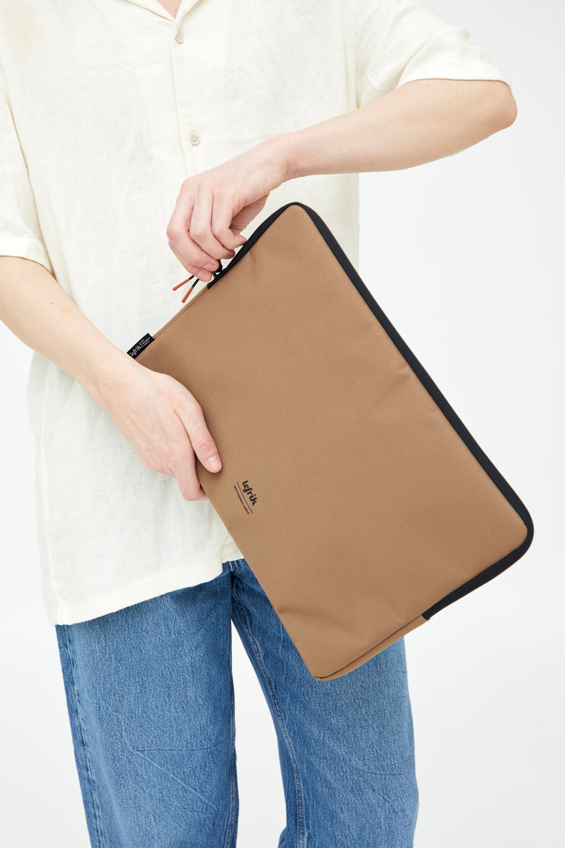 Capture Laptop Case 13