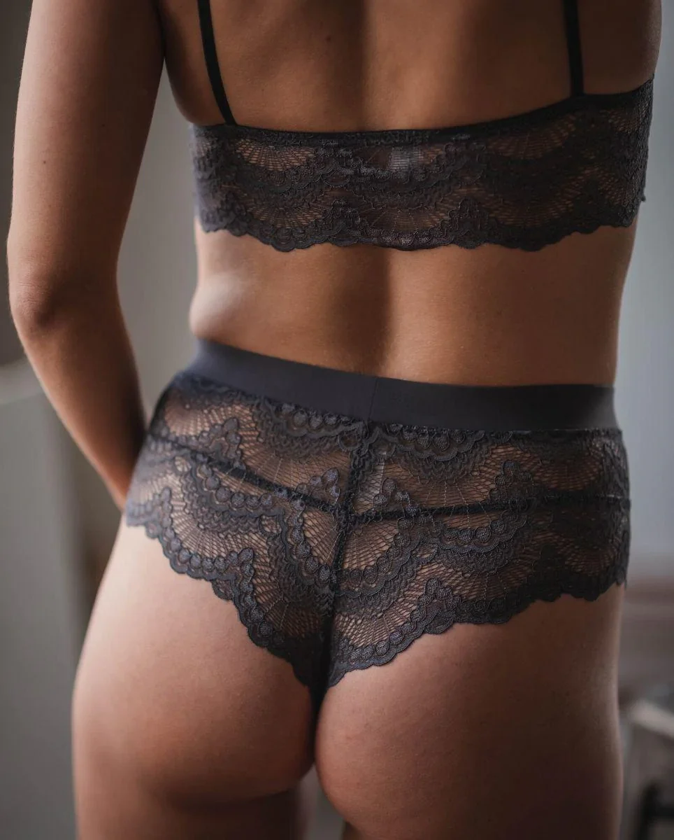 Lace Highwaist String Mrs. Grey