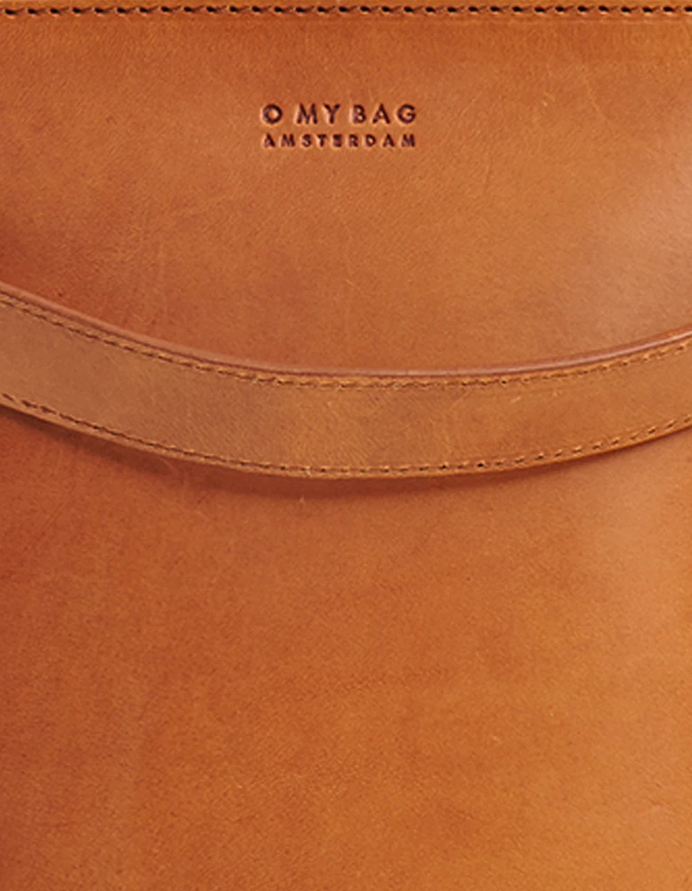 Bobbi Bucket Bag Midi Cognac Classic Leather