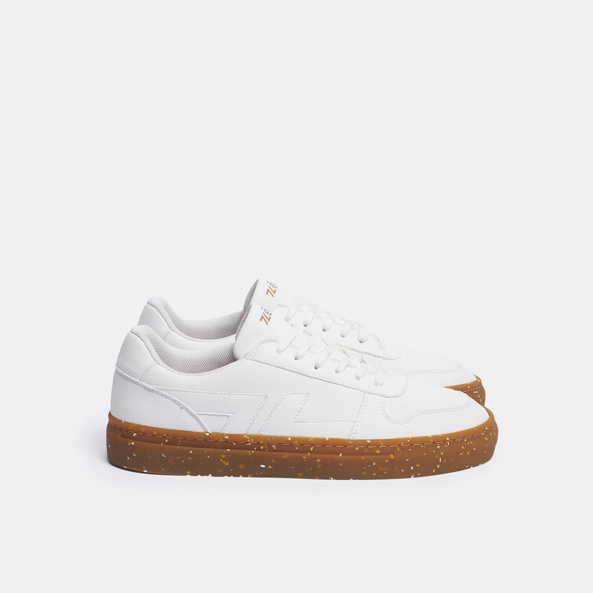 Alpha Bicolors Camel Sneakers