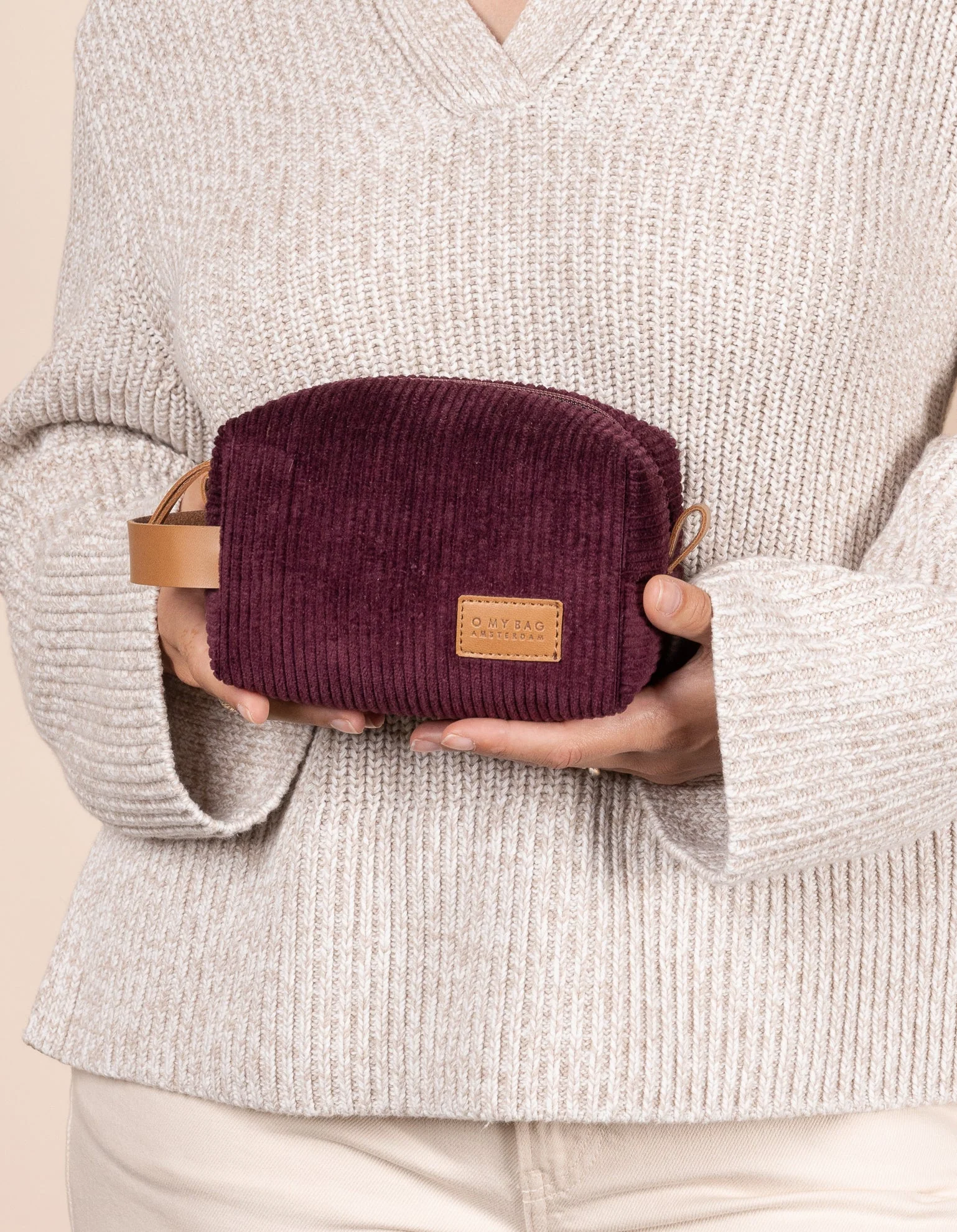 Ted Travel Case Small Apple Leather Burgundy