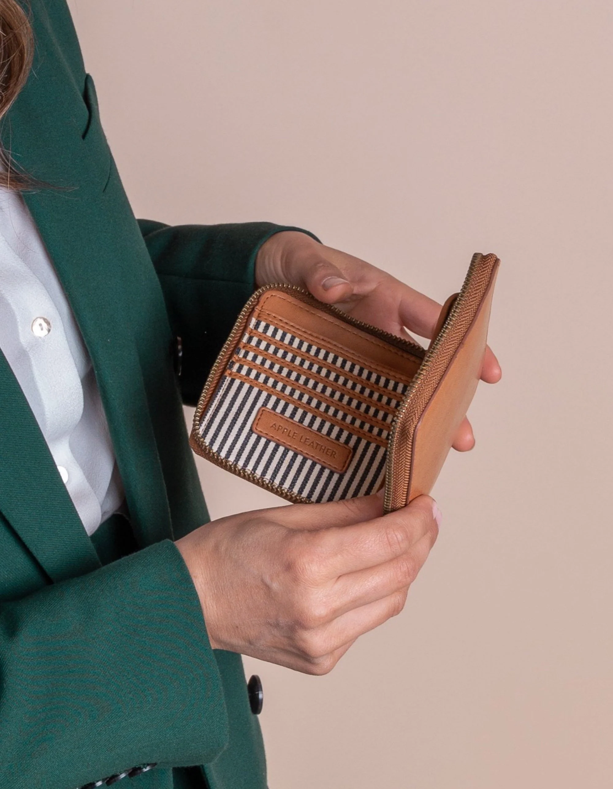 Sonny Square Wallet Cognac Apple Leather