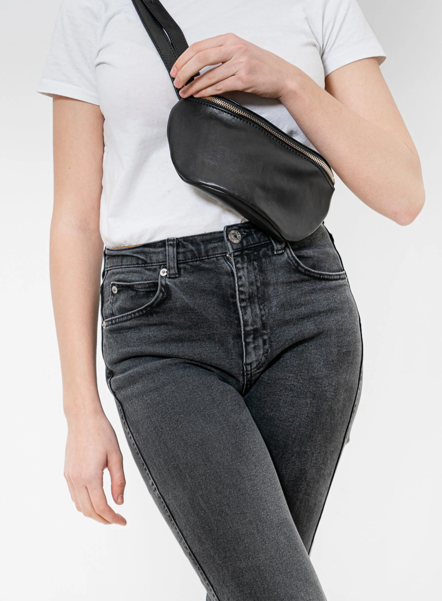 Hip Bag Can Black Gold