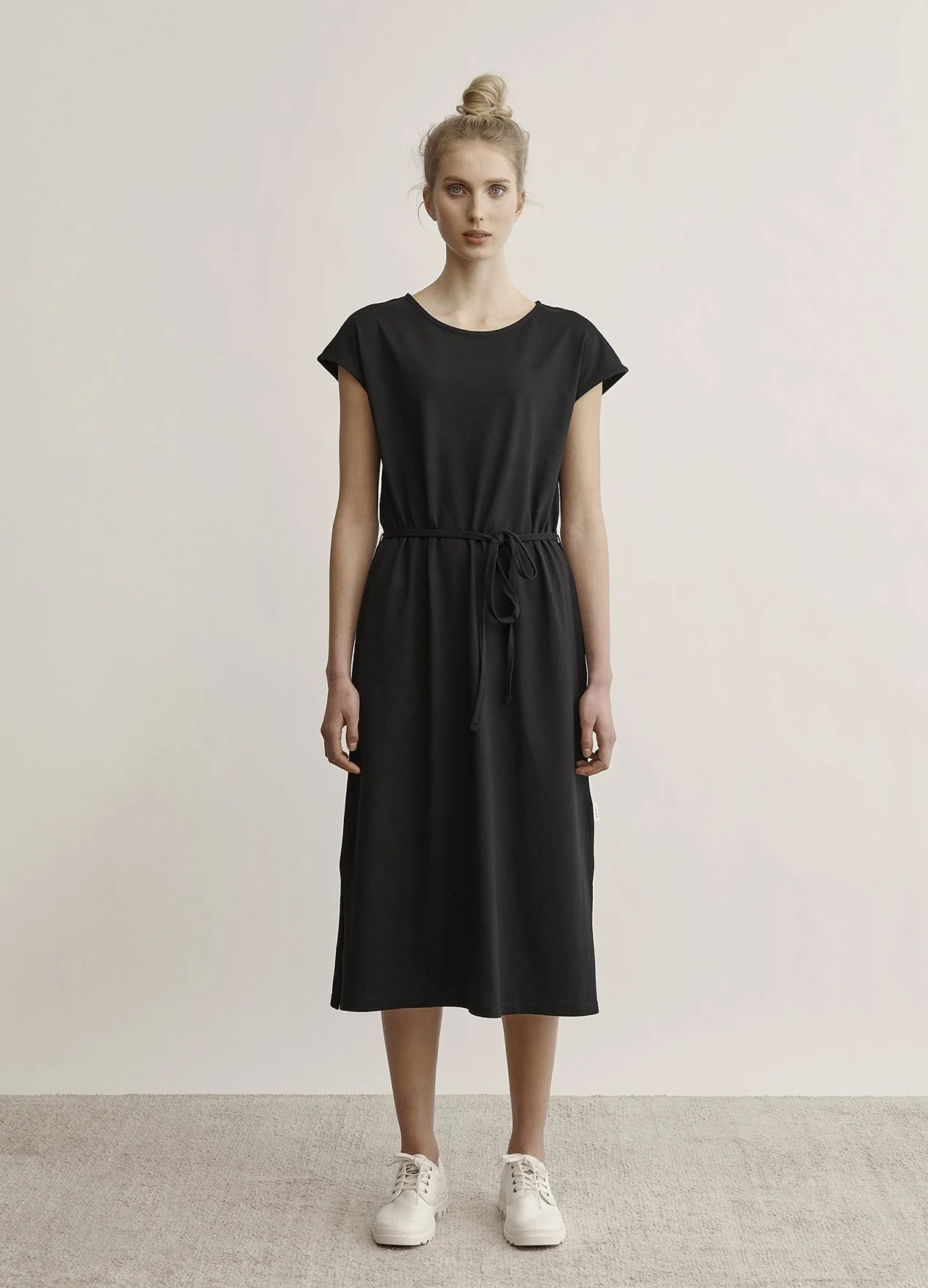 Loimi Dress Black