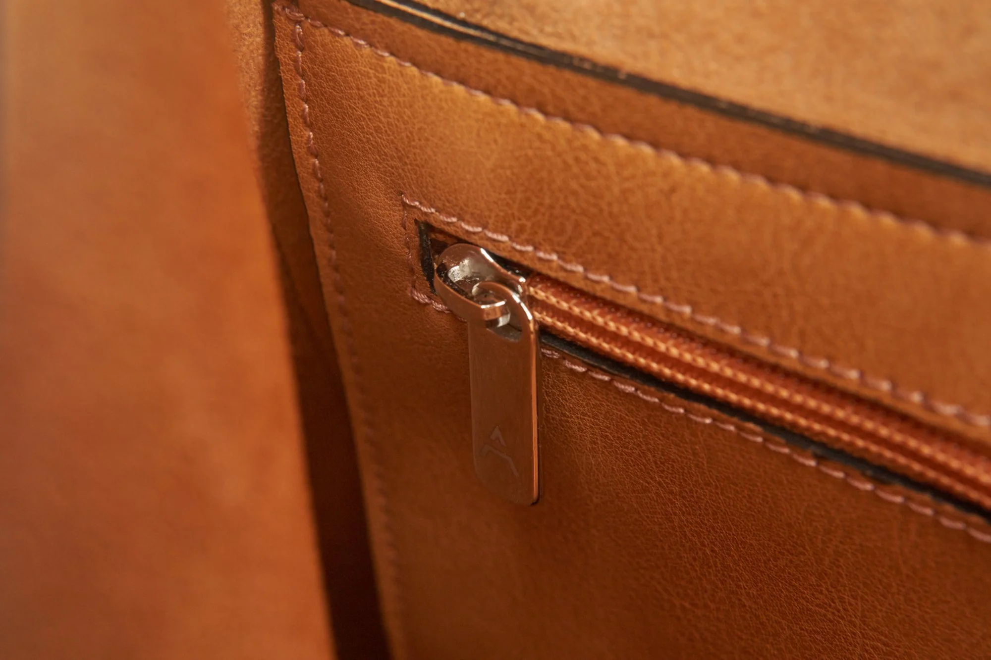 Totissimo Shoulder Vegan Bag Camel