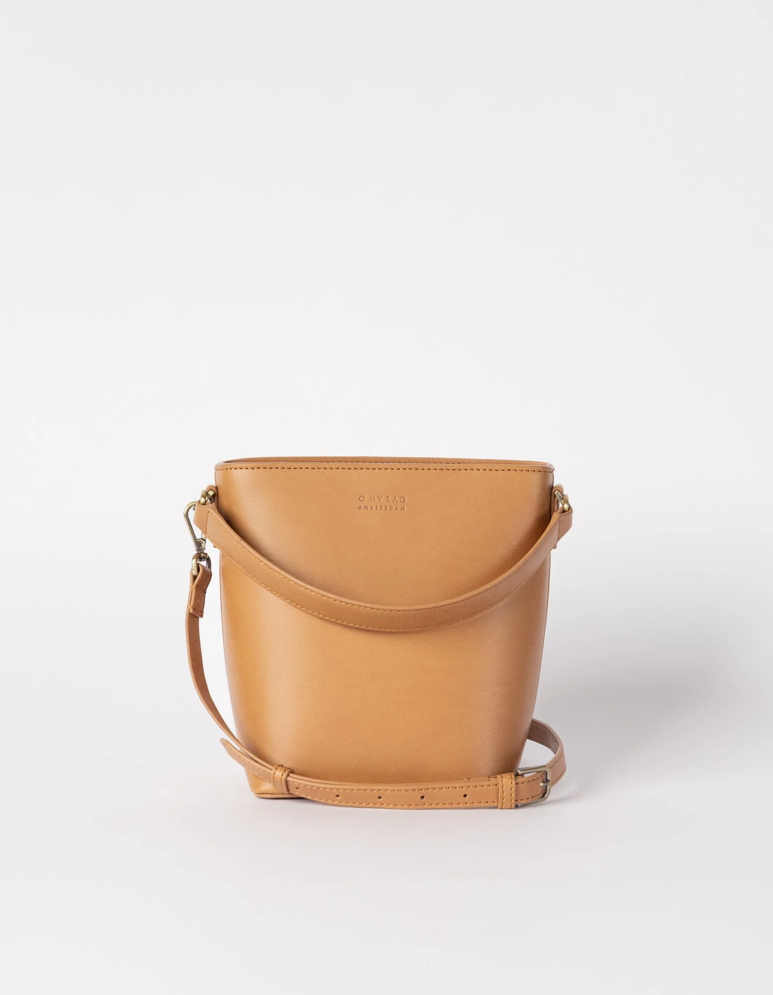 Bobbi Bucket Midi Bag Apple Leather Cognac
