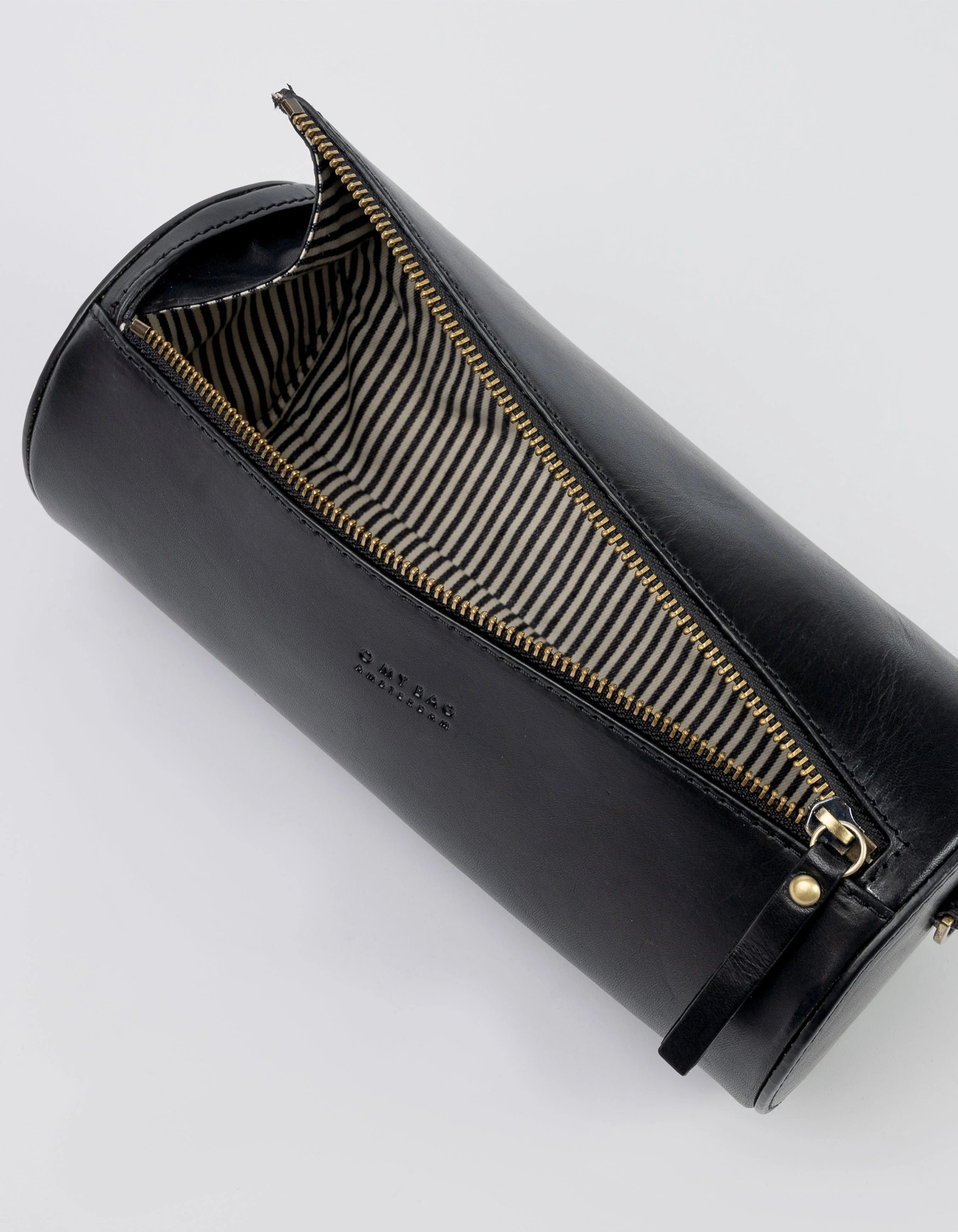 Izzy Black Classic Leather