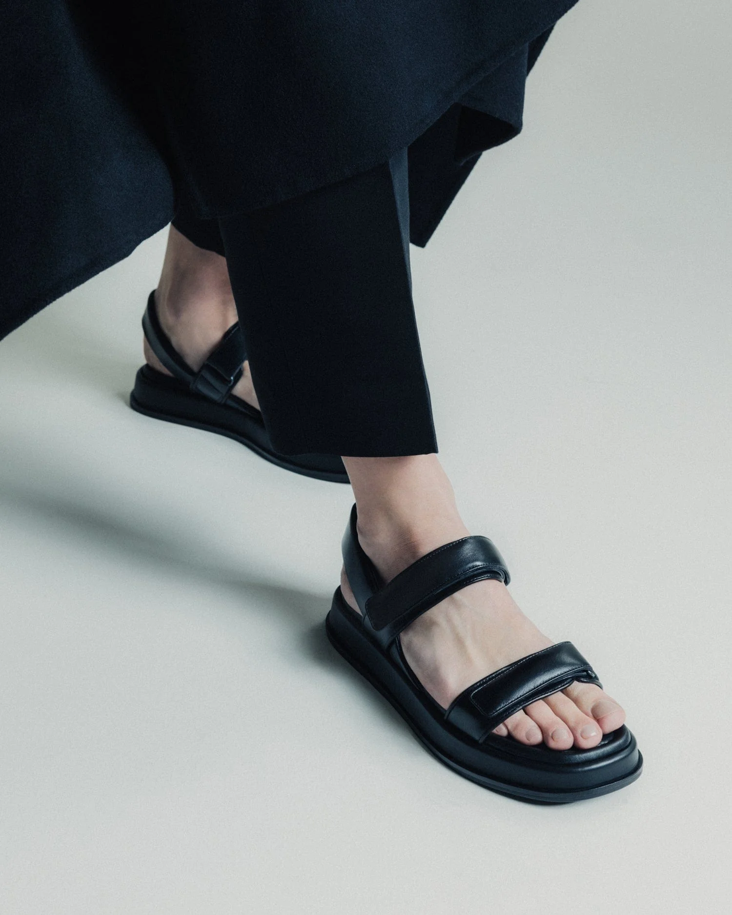 The Sporty Sandal Black