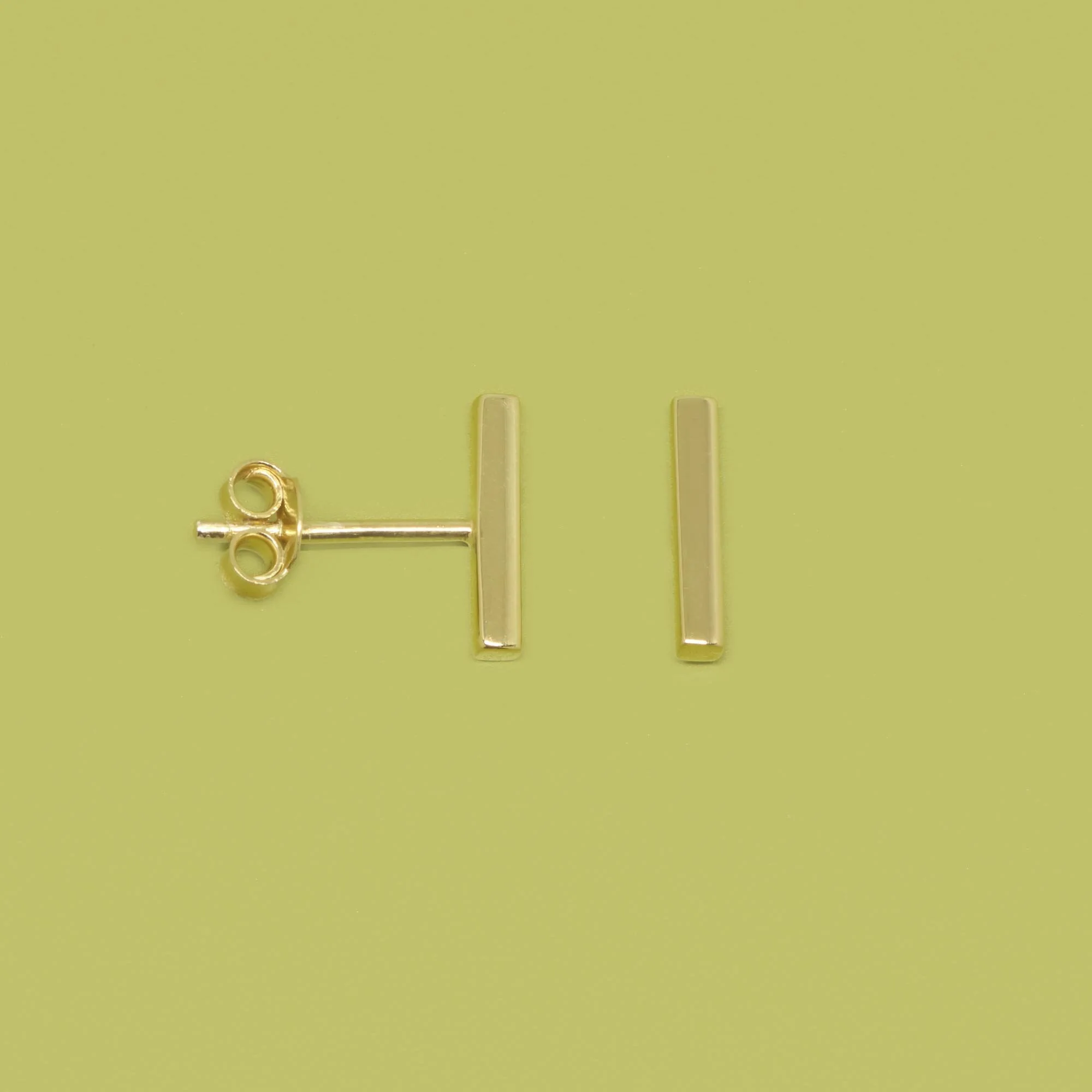 Shiny Bar Stud