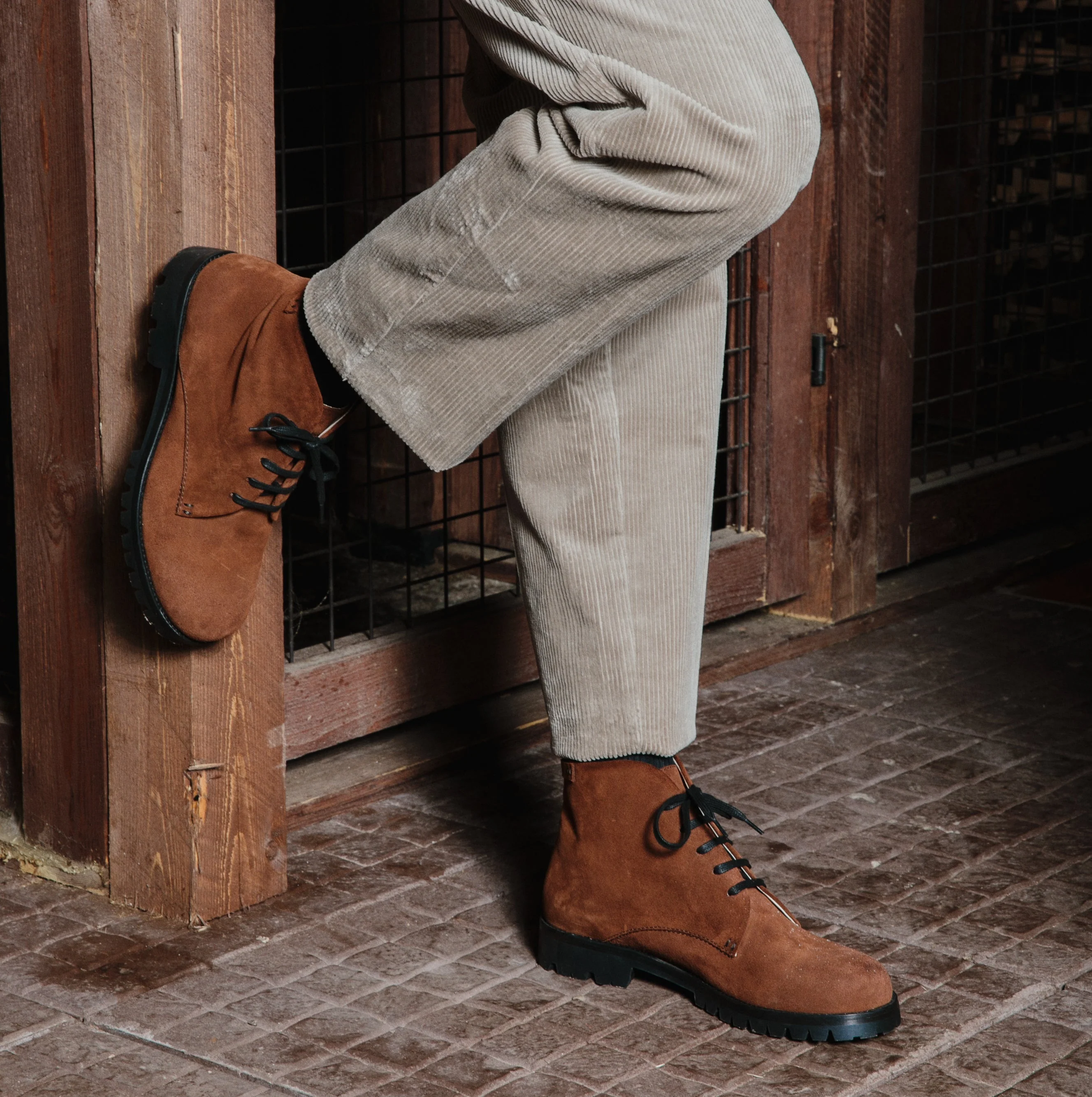 Men Ola Vibram Boot Suede Brown