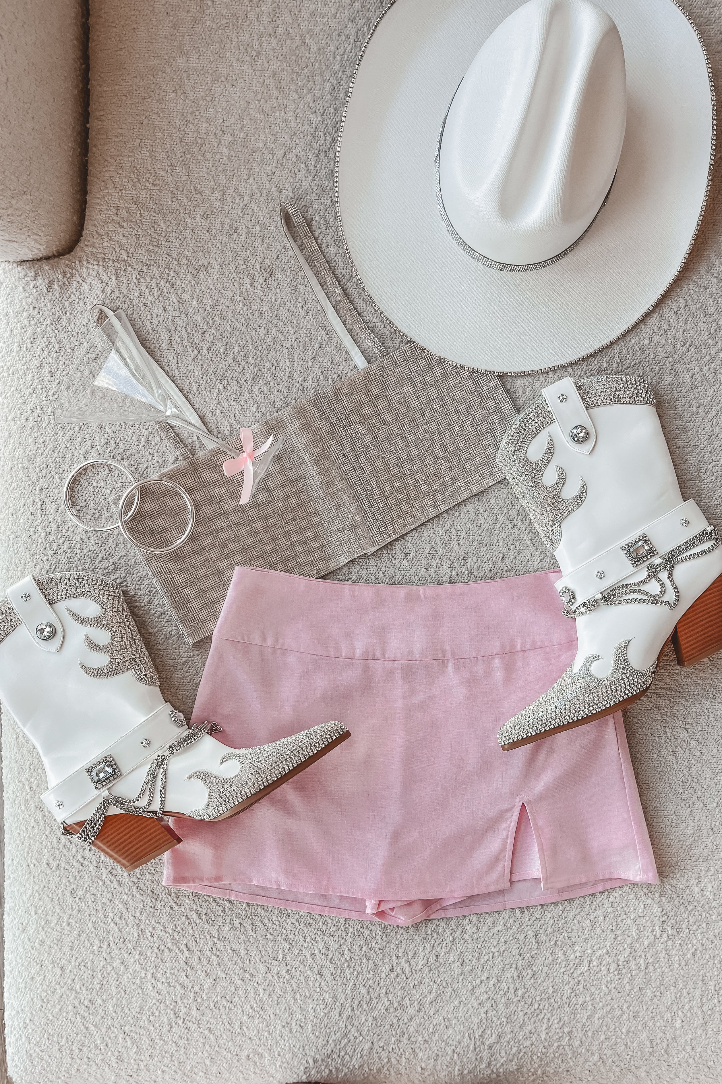 It’s Giving Turning Heads White Rhinestones Western Booties