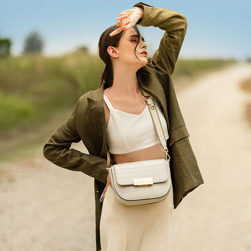 Gaia Crossbody Saddle Bag