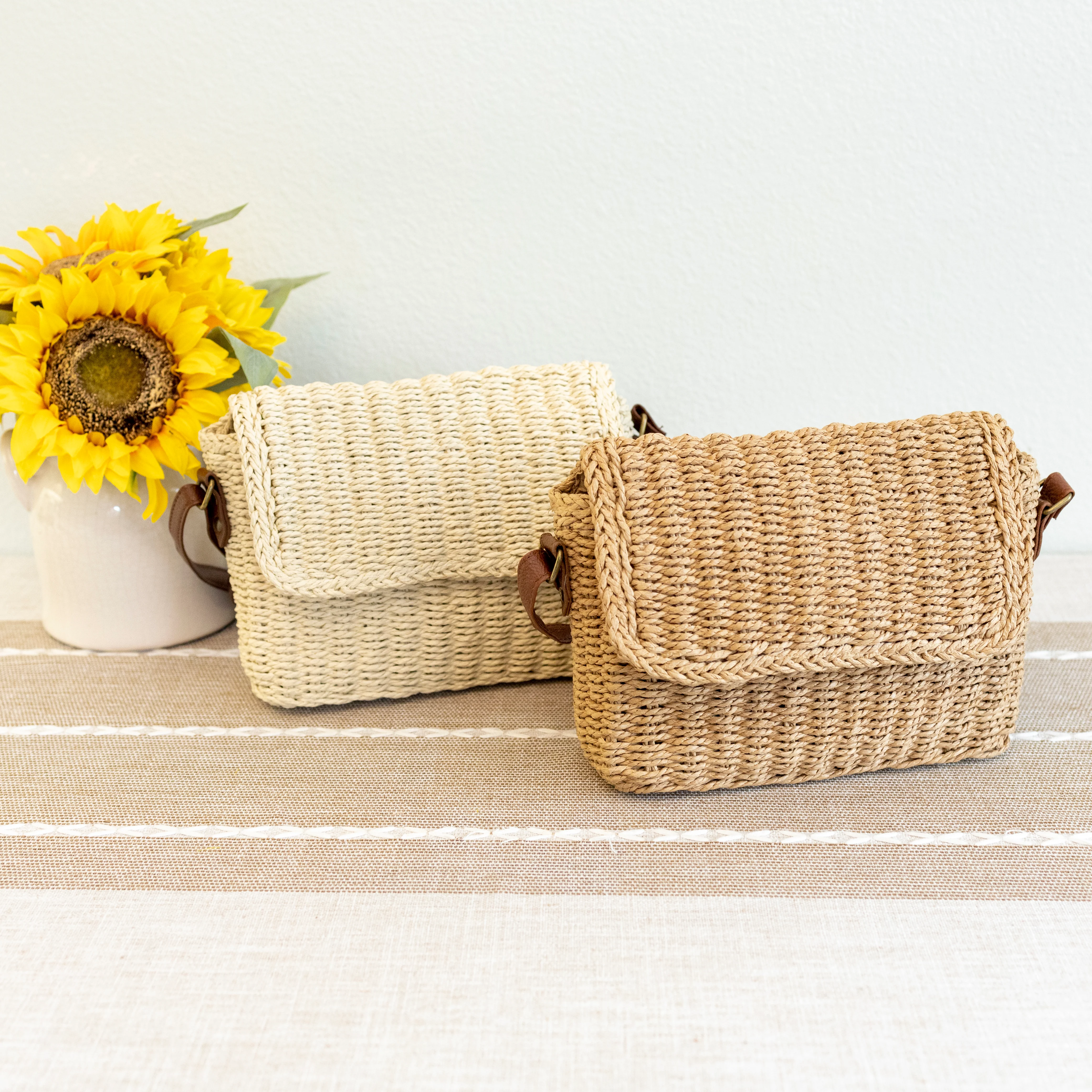 Handbags Straw Woven Messenger Bag with Flap