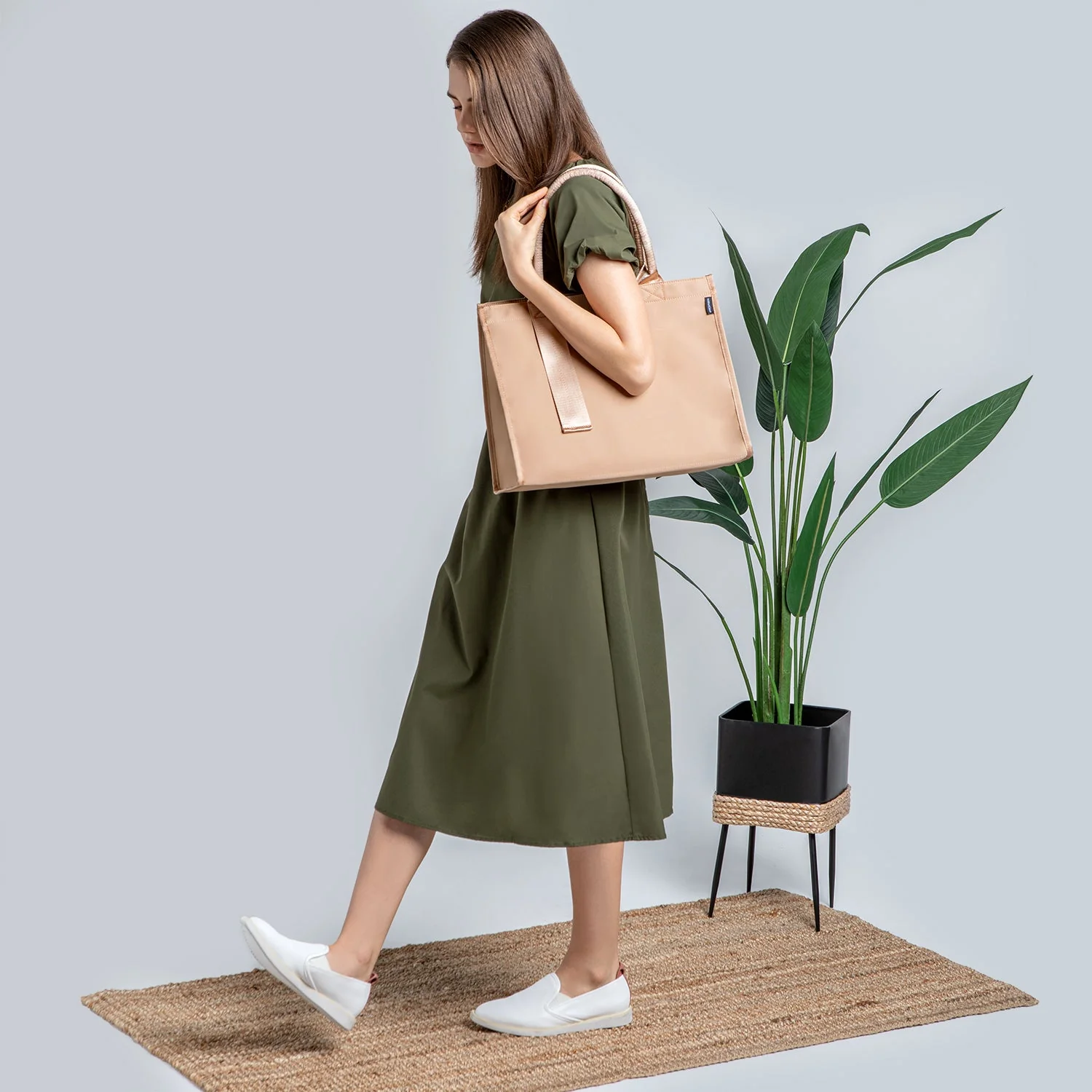 Estela Air Tote Bag